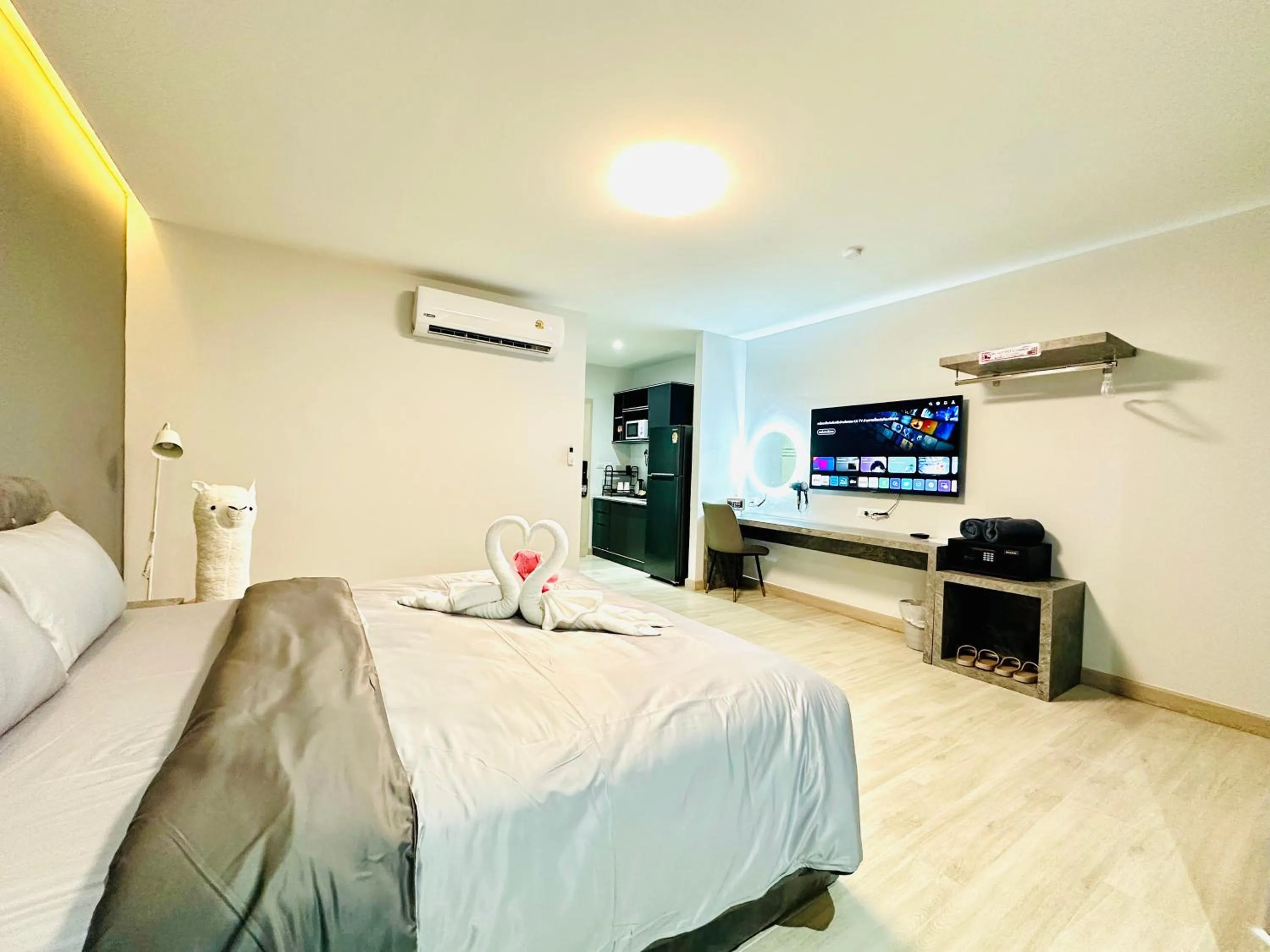 Bedroom, Bed in Kata Place Villa