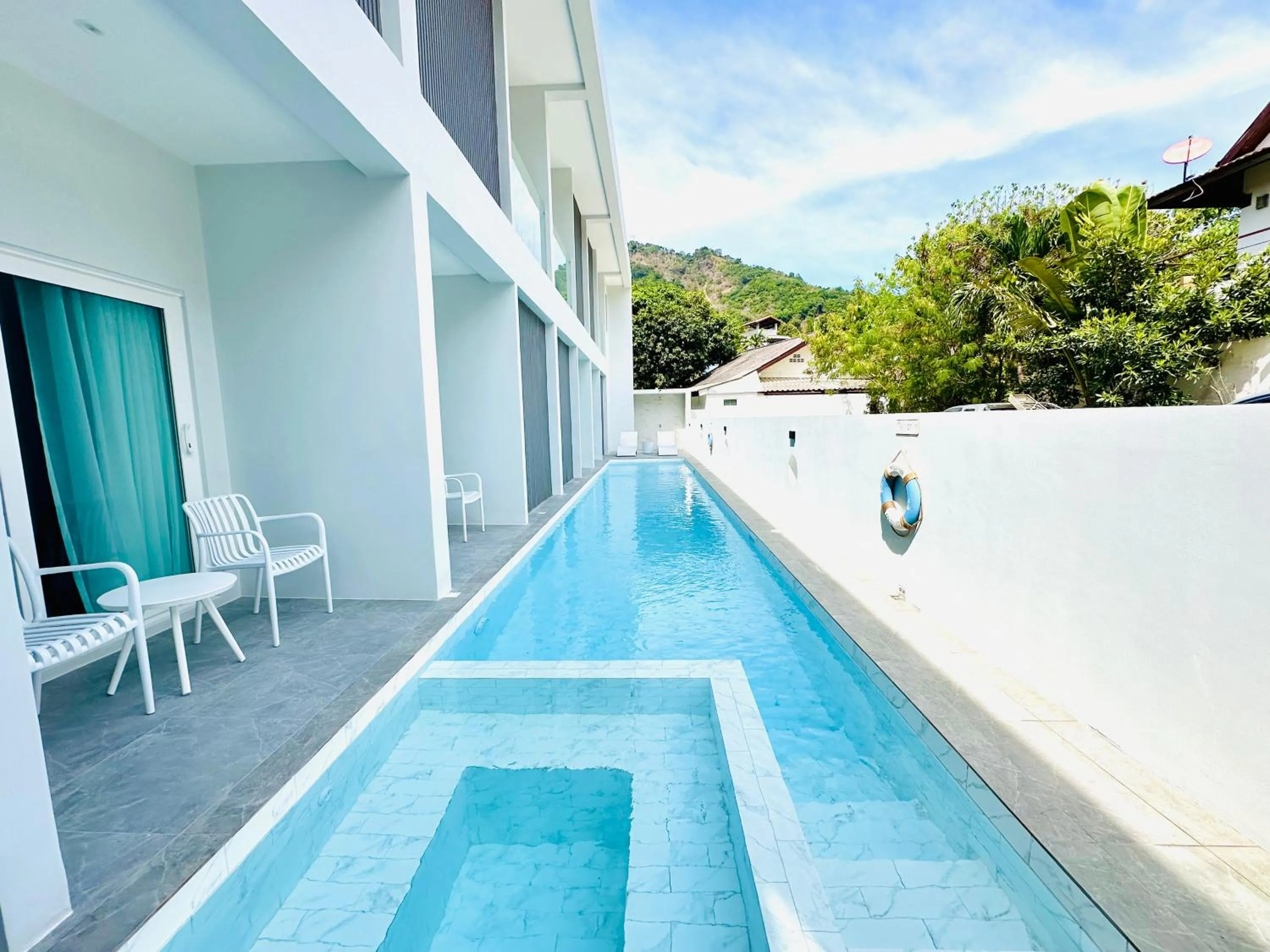 Swimming pool in Kata Place Villa
