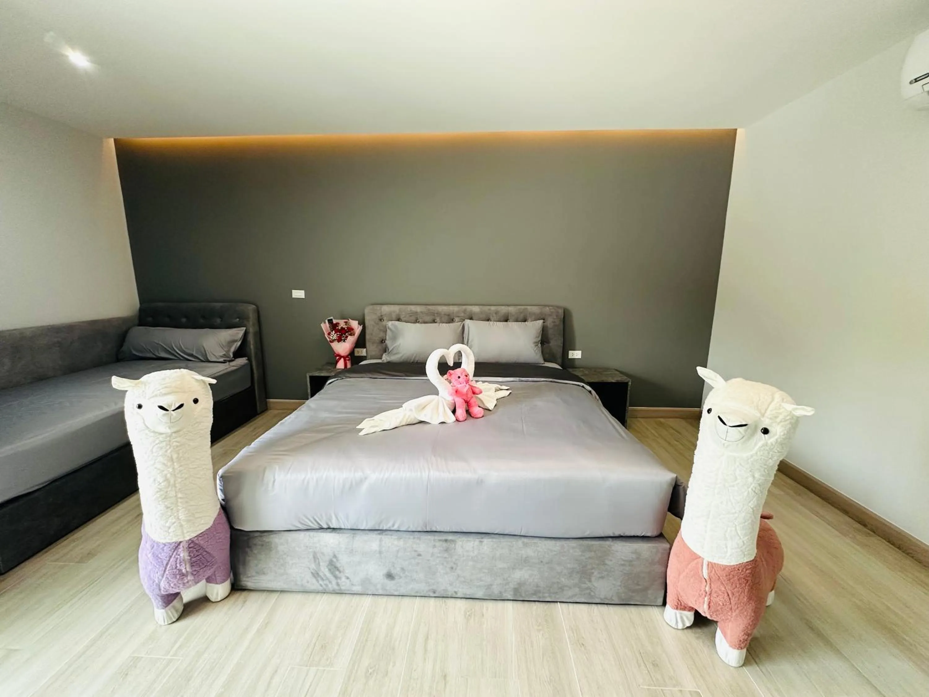 Bed in Kata Place Villa