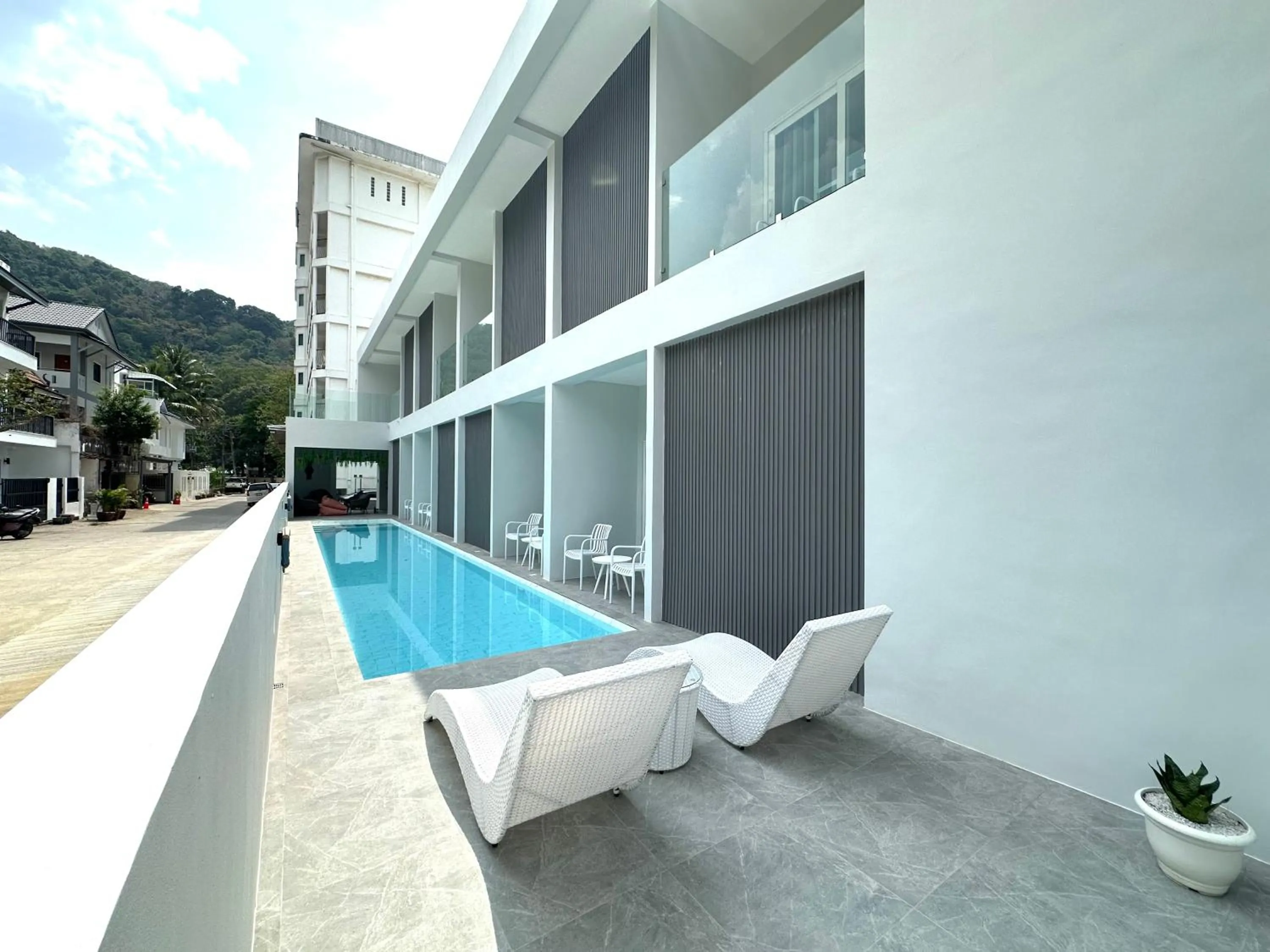 Swimming pool in Kata Place Villa