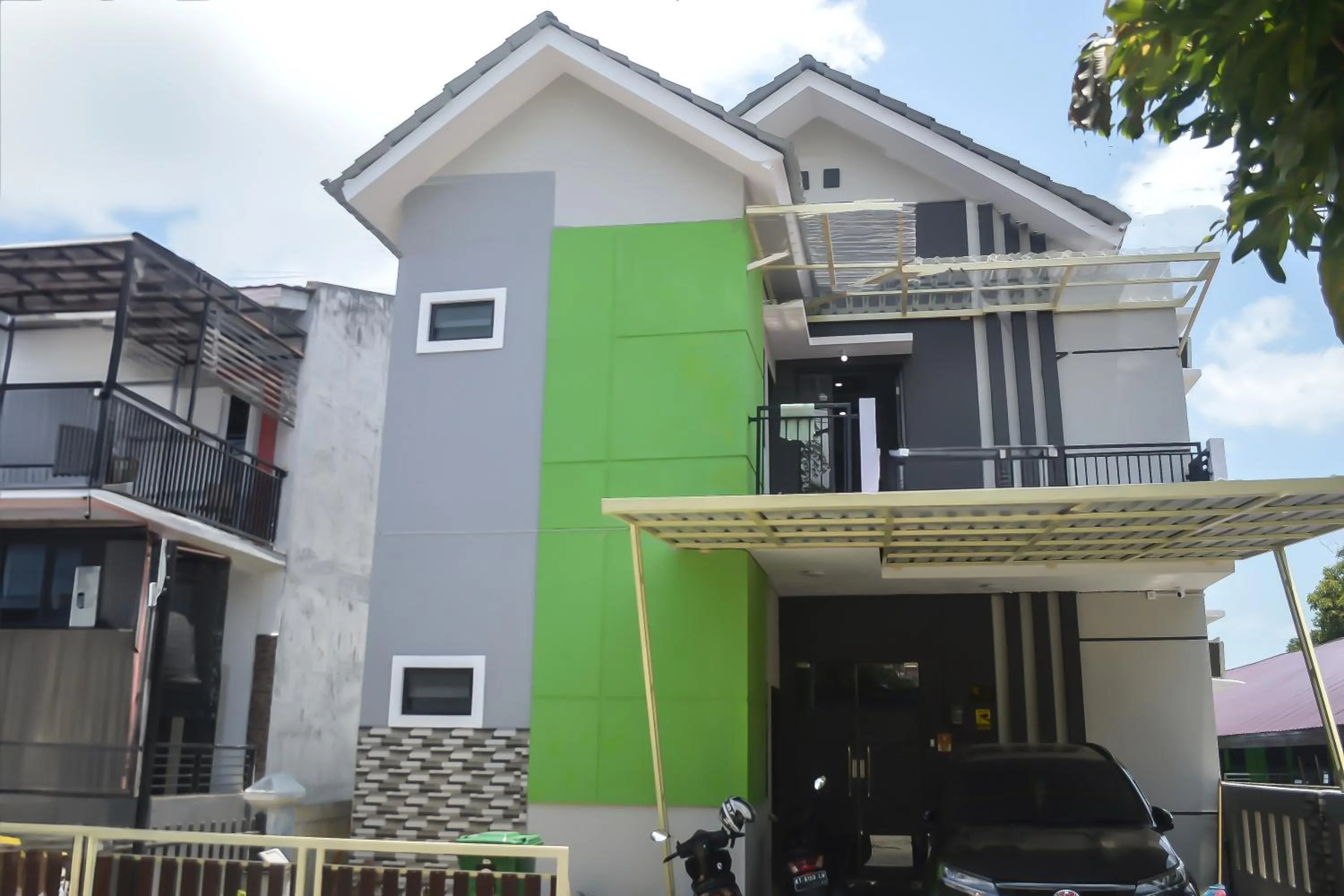 Facade/entrance in Super OYO 93085 Homy Stay Syariah