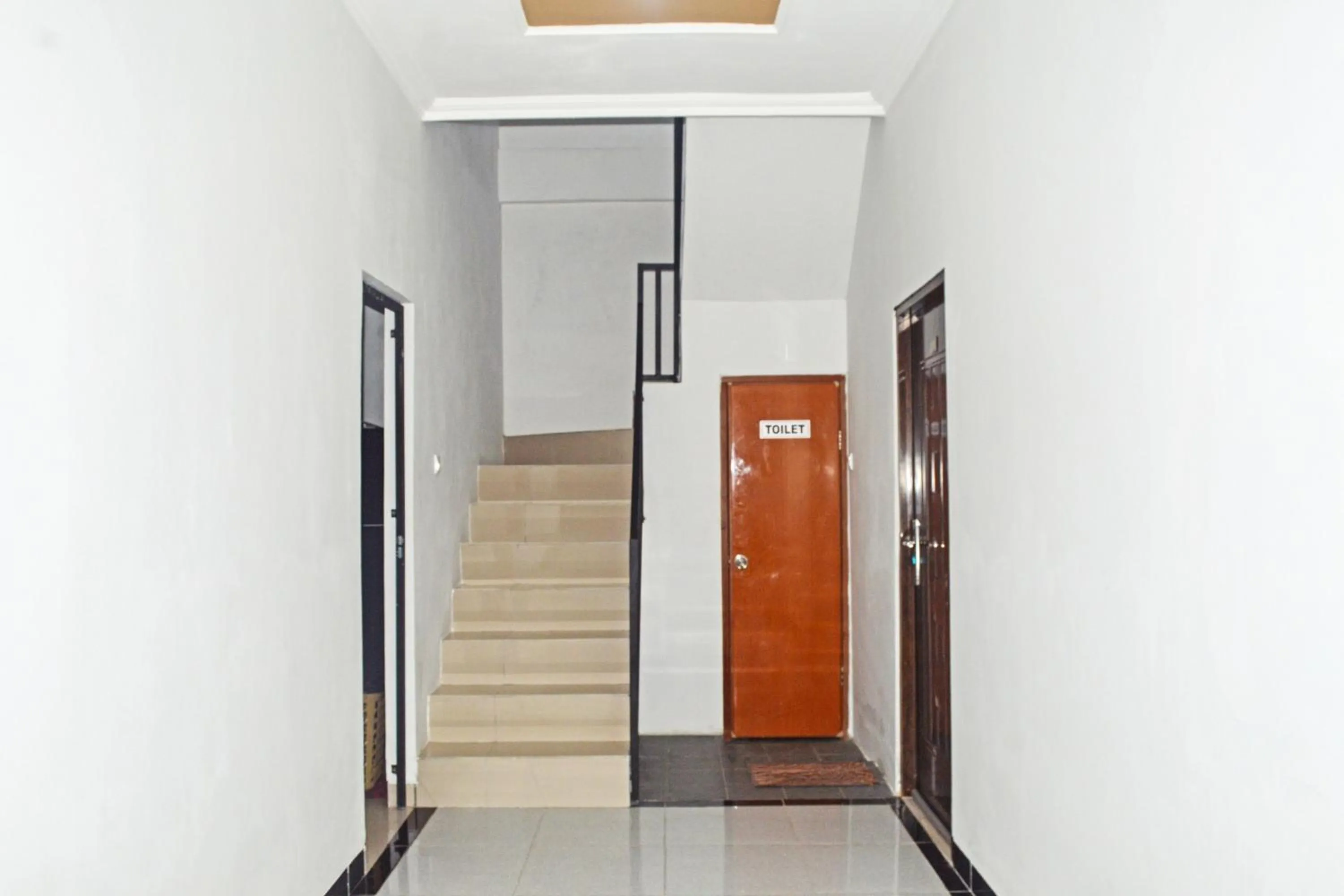 Lobby or reception in Super OYO 93085 Homy Stay Syariah