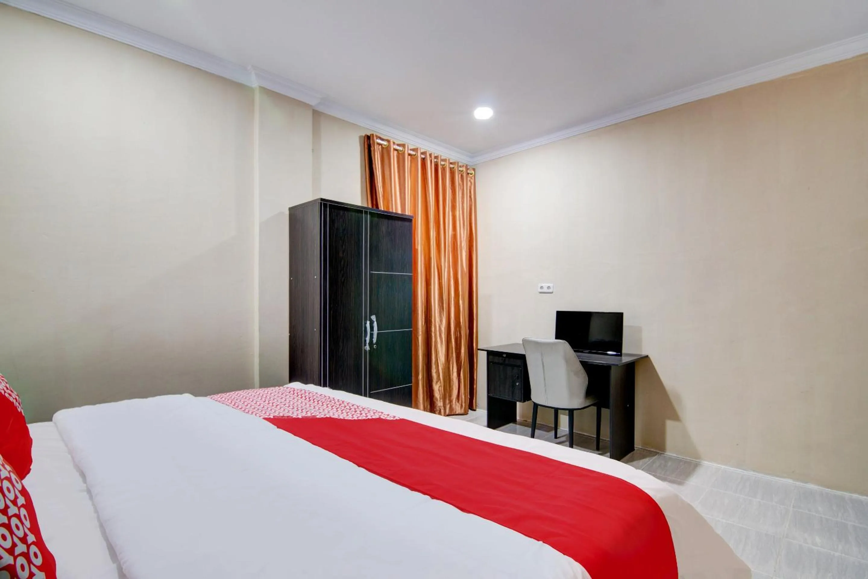 Bedroom, Bed in OYO 93087 Wisma Apel Syariah