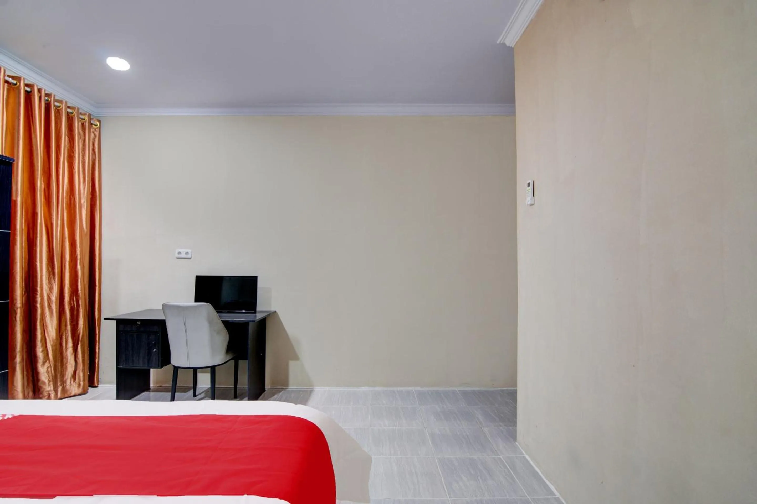 Bedroom, Bed in OYO 93087 Wisma Apel Syariah