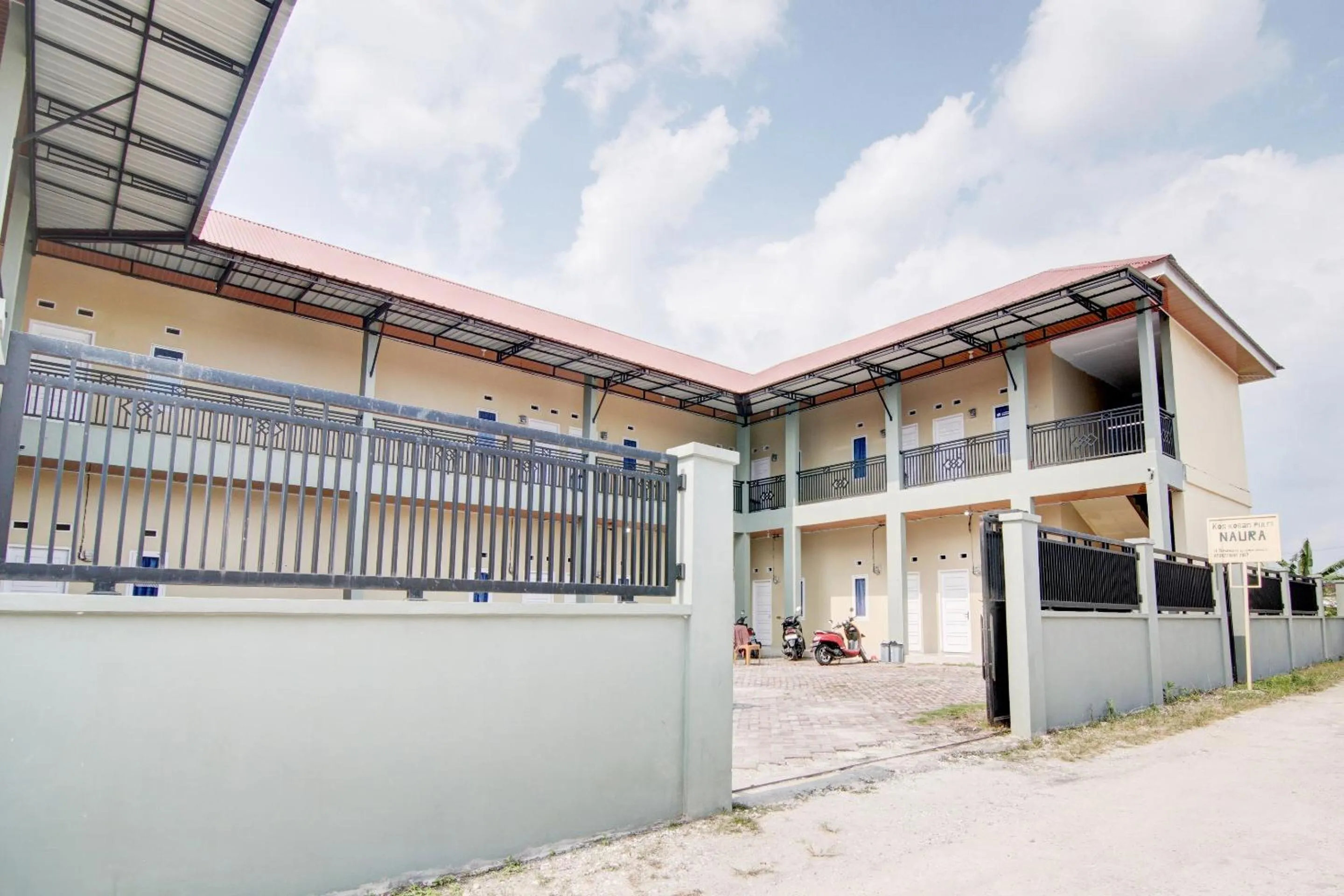 Facade/entrance in OYO 93087 Wisma Apel Syariah