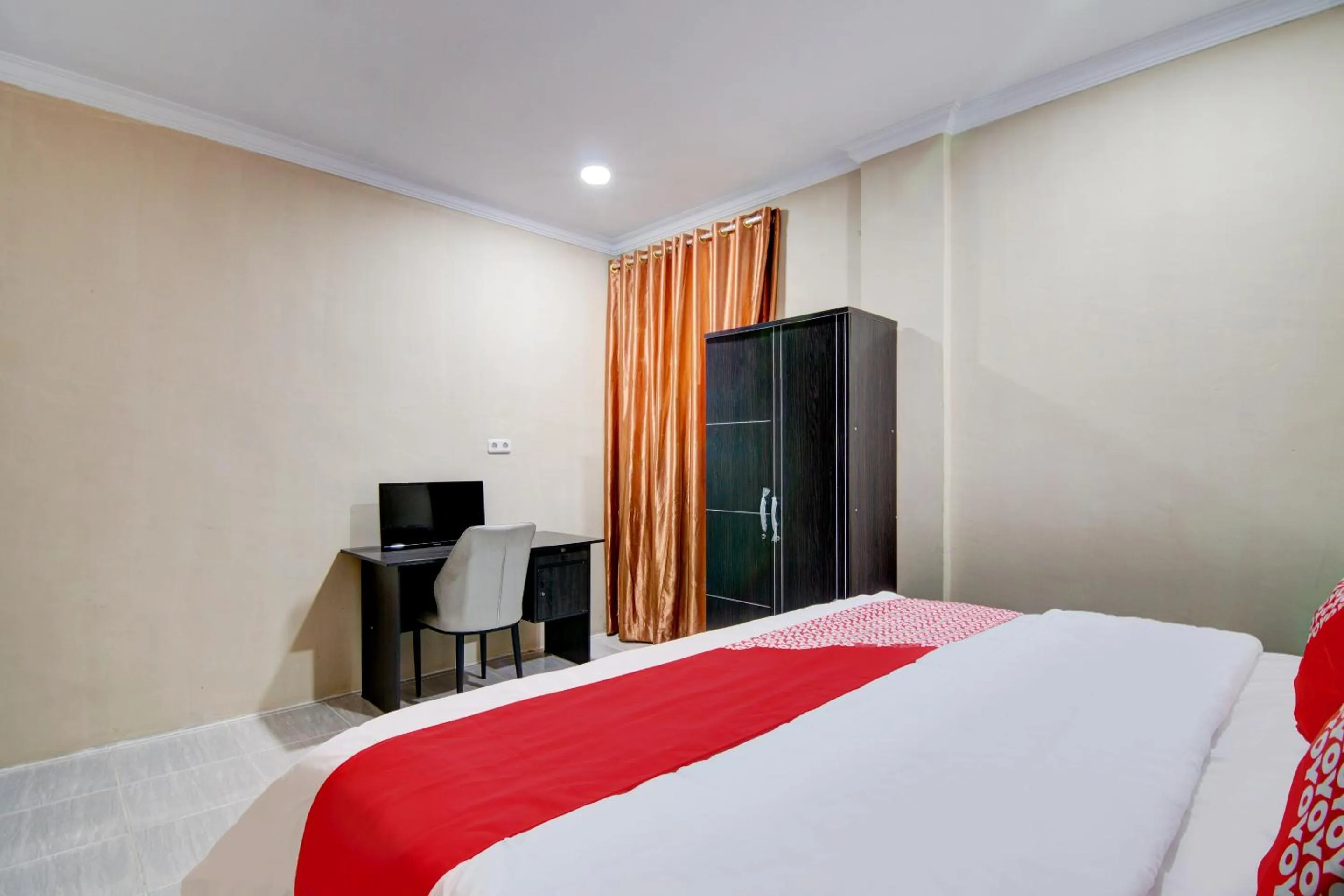 Bedroom, Bed in OYO 93087 Wisma Apel Syariah