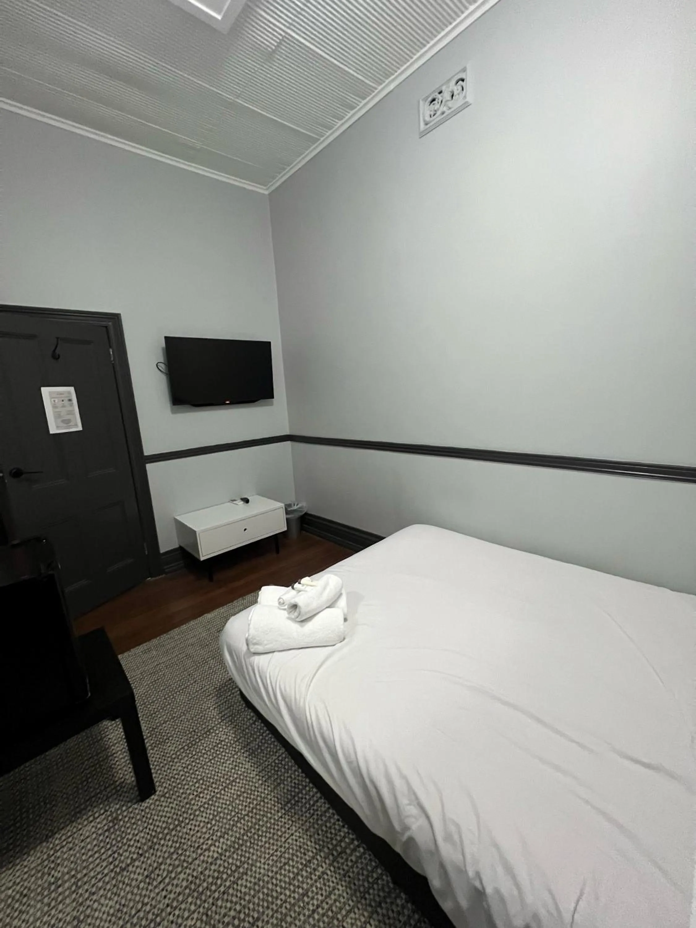 Bed in The Federal Hotel