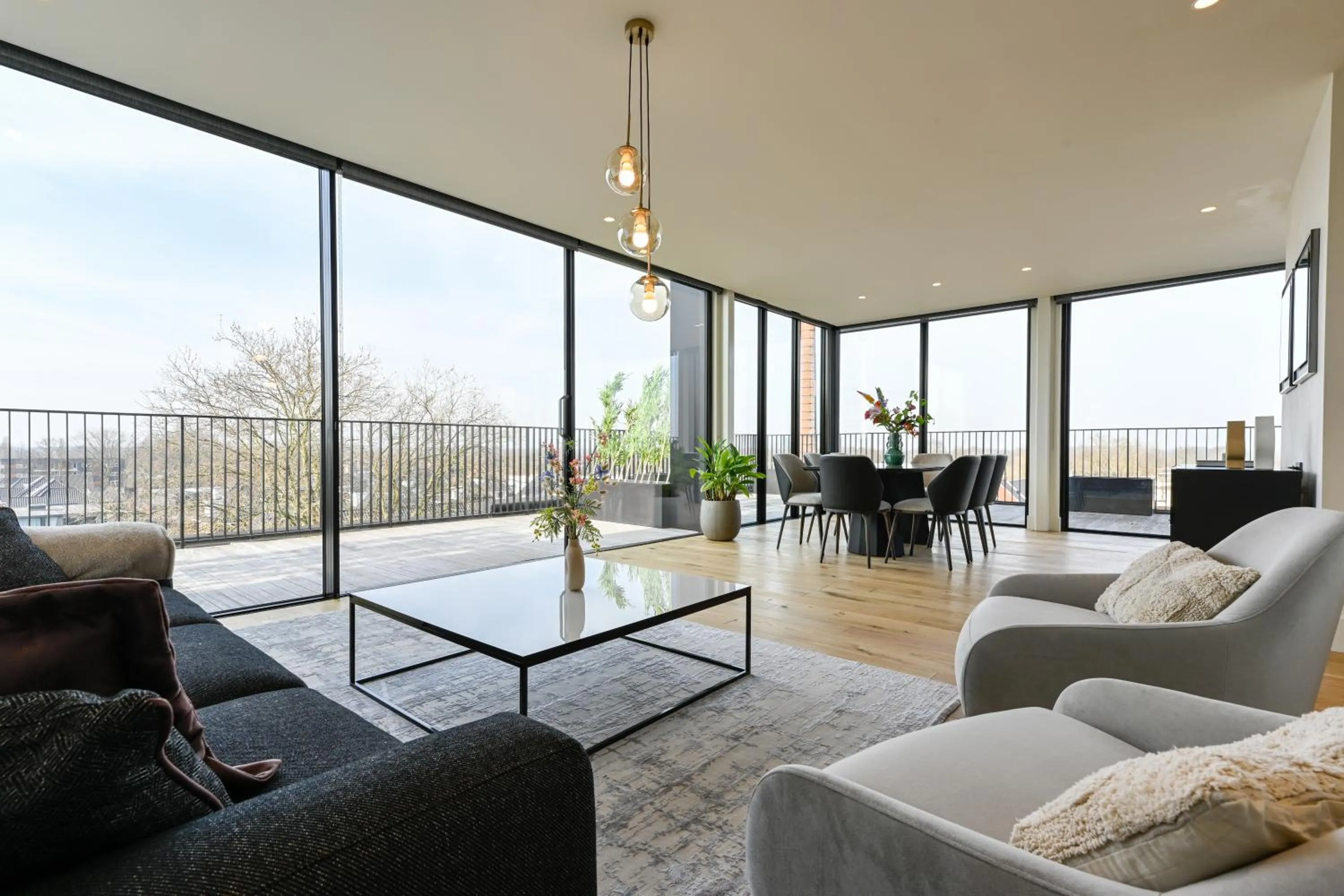 12, Apartments, 4-6 Pers, Central, Stunning View, Near Supermarket & Public Transport