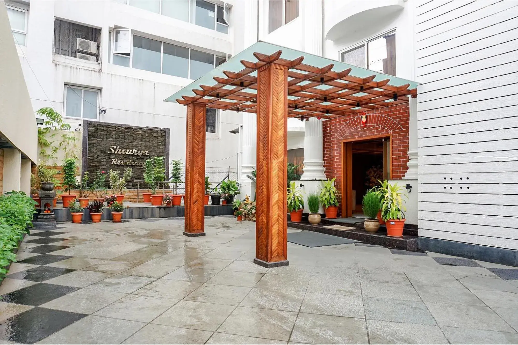 Facade/entrance in FabHotel Prime Shourya Residency - Nr Maharshi Karve Museum Facade/entrance in FabHotel Prime Shourya Residency - Nr Maharshi Karve Museum