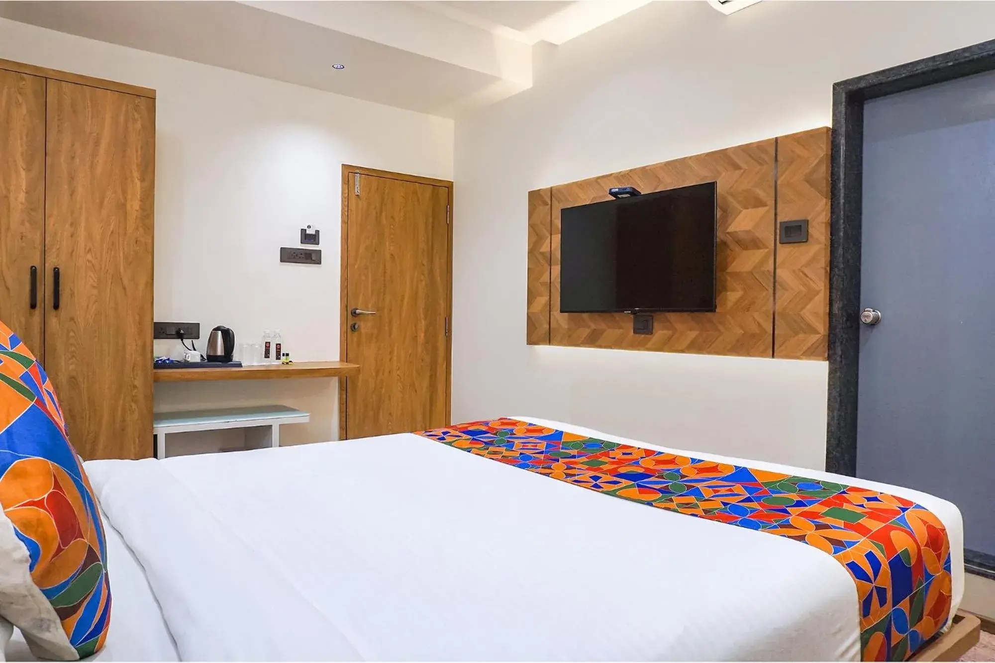 Bed in FabHotel Prime Shourya Residency - Nr Maharshi Karve Museum Bed in FabHotel Prime Shourya Residency - Nr Maharshi Karve Museum