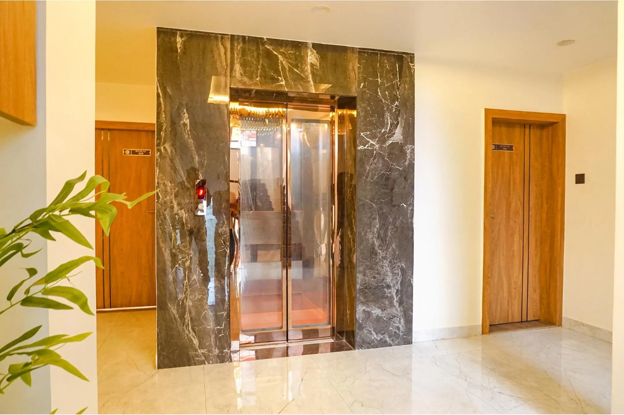 elevator in FabHotel Prime Shourya Residency - Nr Maharshi Karve Museum