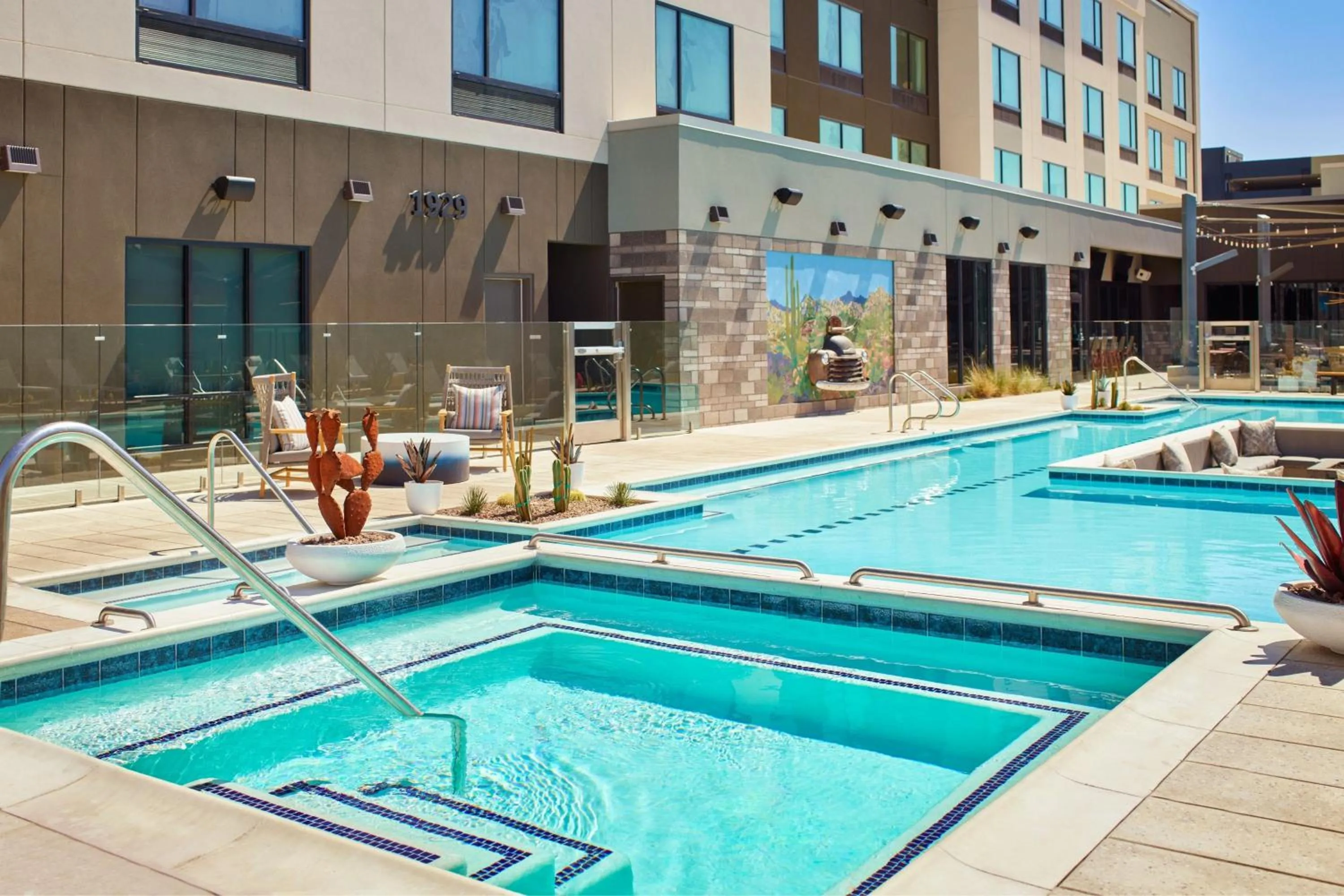 Swimming pool in Fairfield Inn & Suites by Marriott Tempe