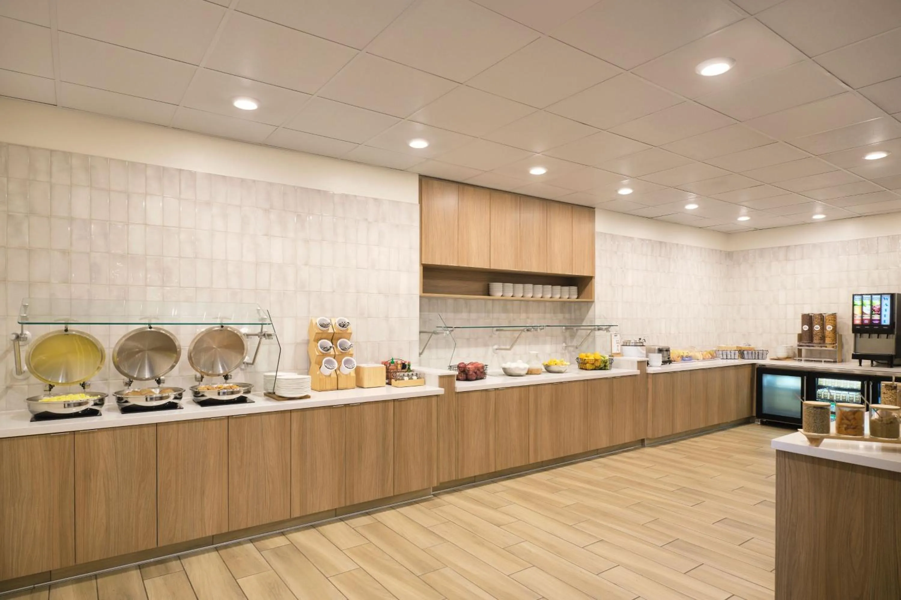 Breakfast in Fairfield Inn & Suites by Marriott Tempe