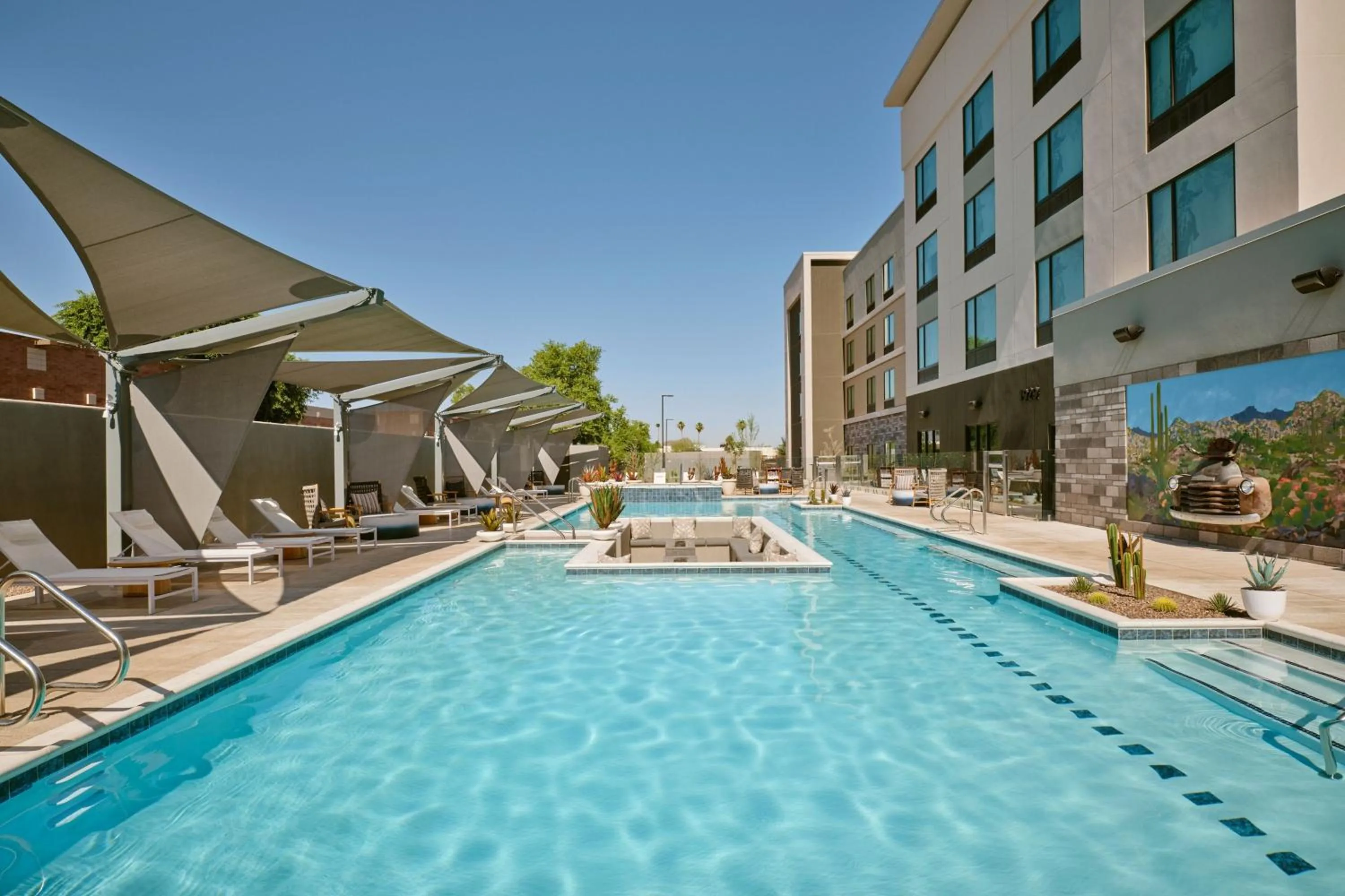 Swimming pool in TownePlace Suites by Marriott Tempe