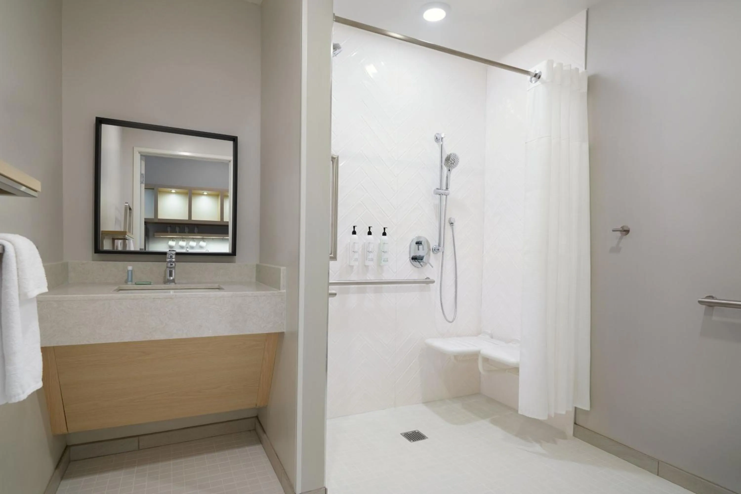 Bathroom in TownePlace Suites by Marriott Tempe