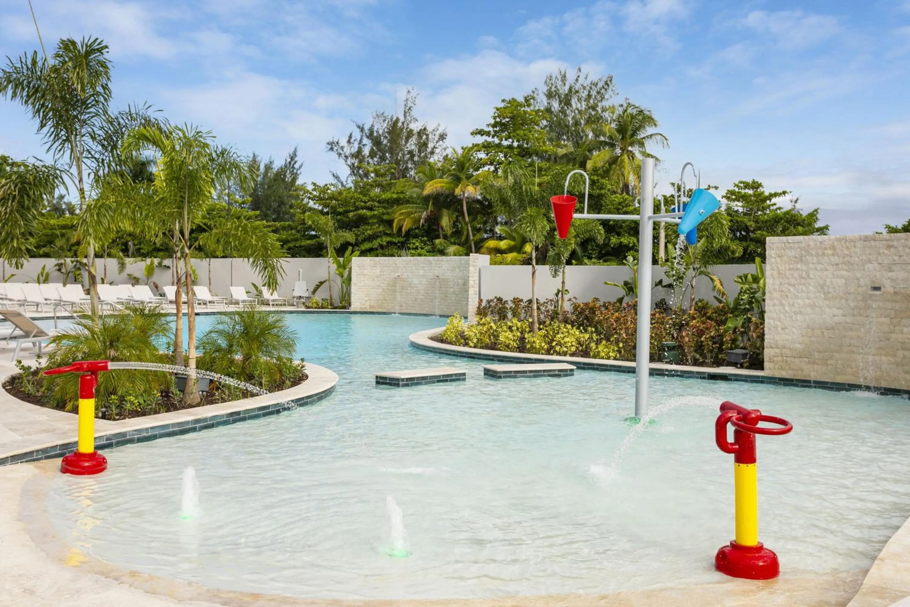 Swimming pool in Fairfield by Marriott Luquillo Beach