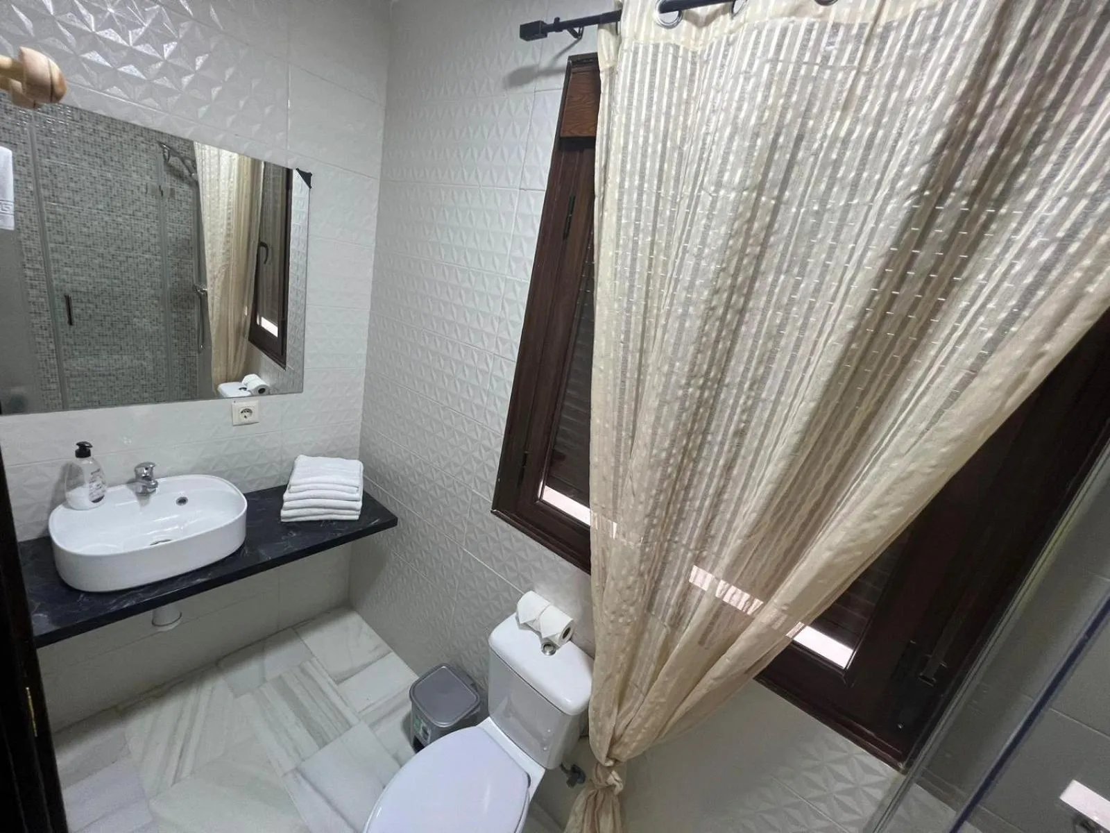 Bathroom in Hostal el Pasaje