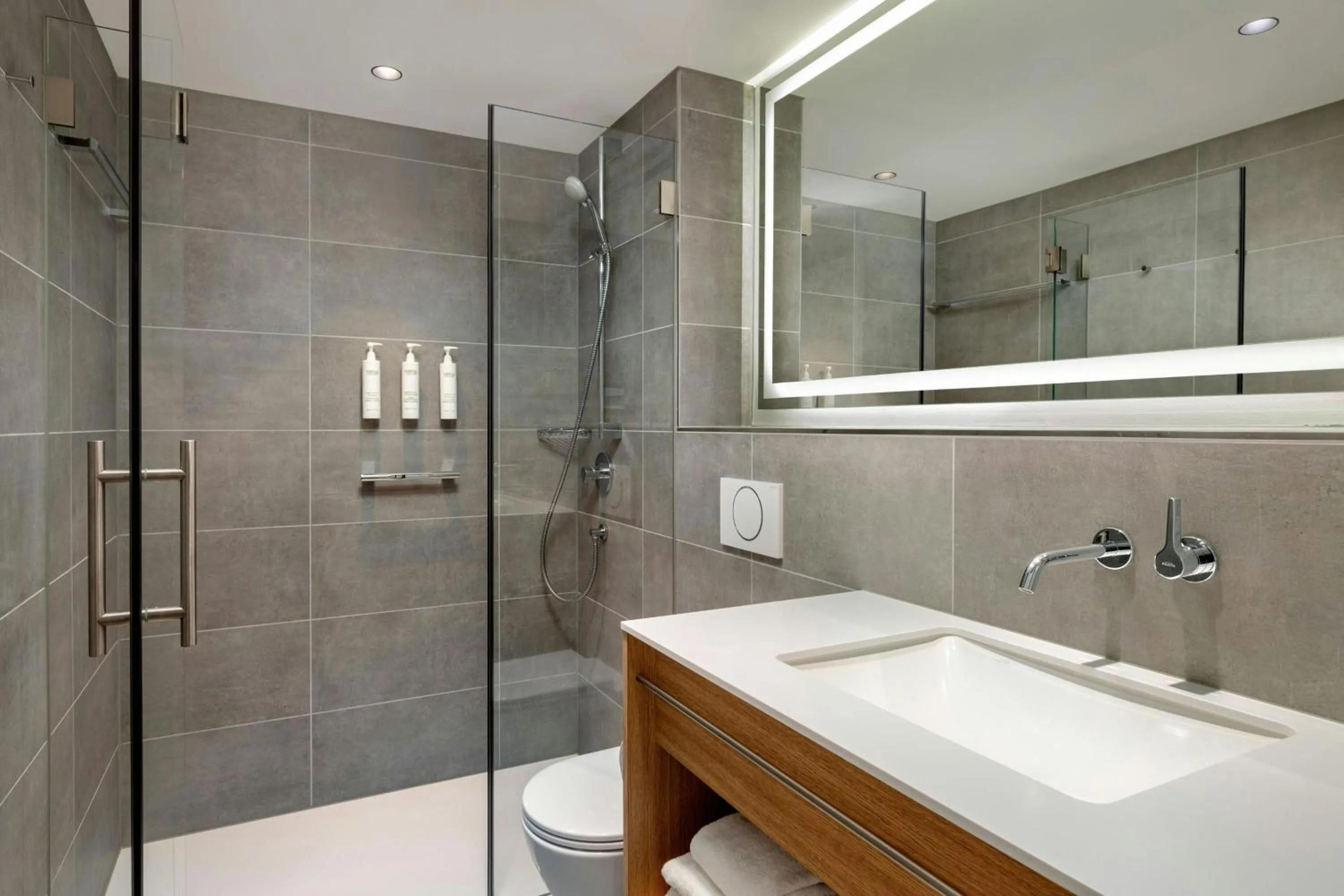 Bathroom in Courtyard by Marriott Biel Bienne