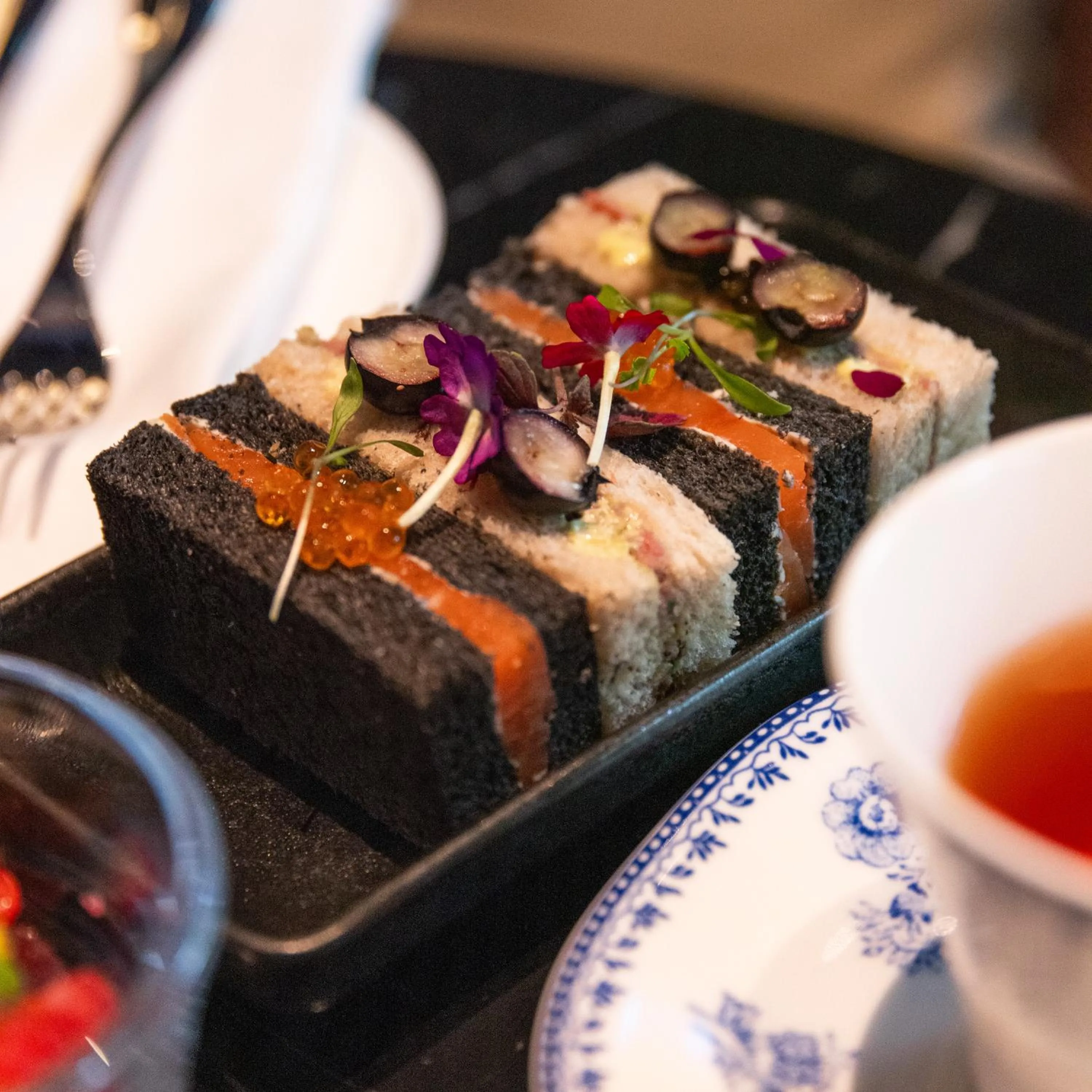 Lounge or bar in The Singapore EDITION