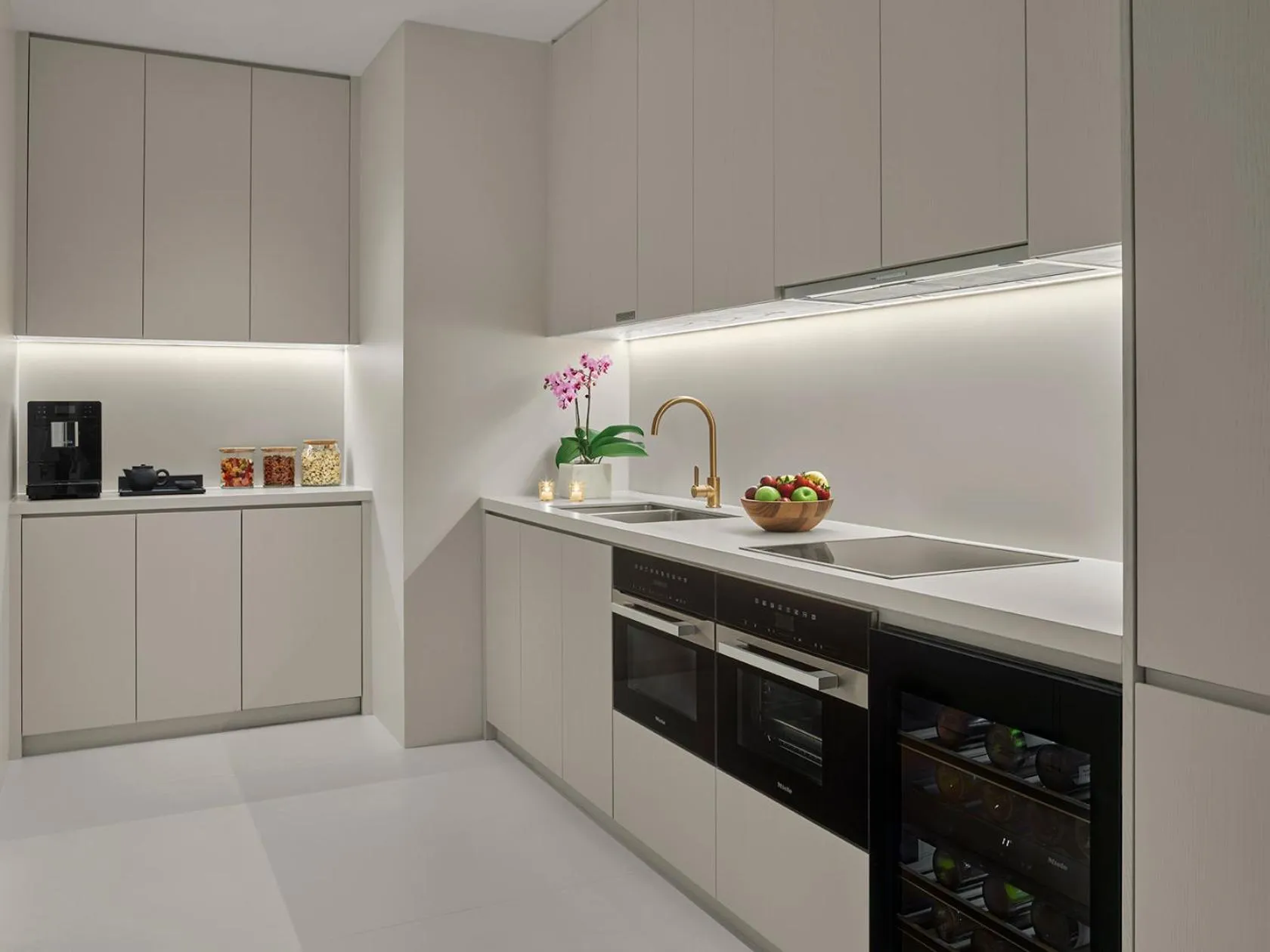 Kitchen or kitchenette in The Singapore EDITION