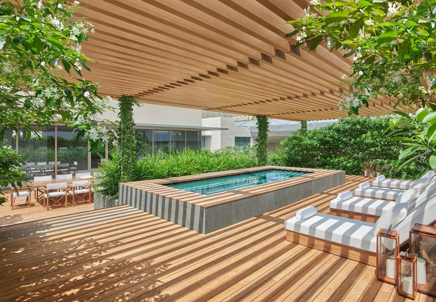 Balcony/Terrace in The Singapore EDITION