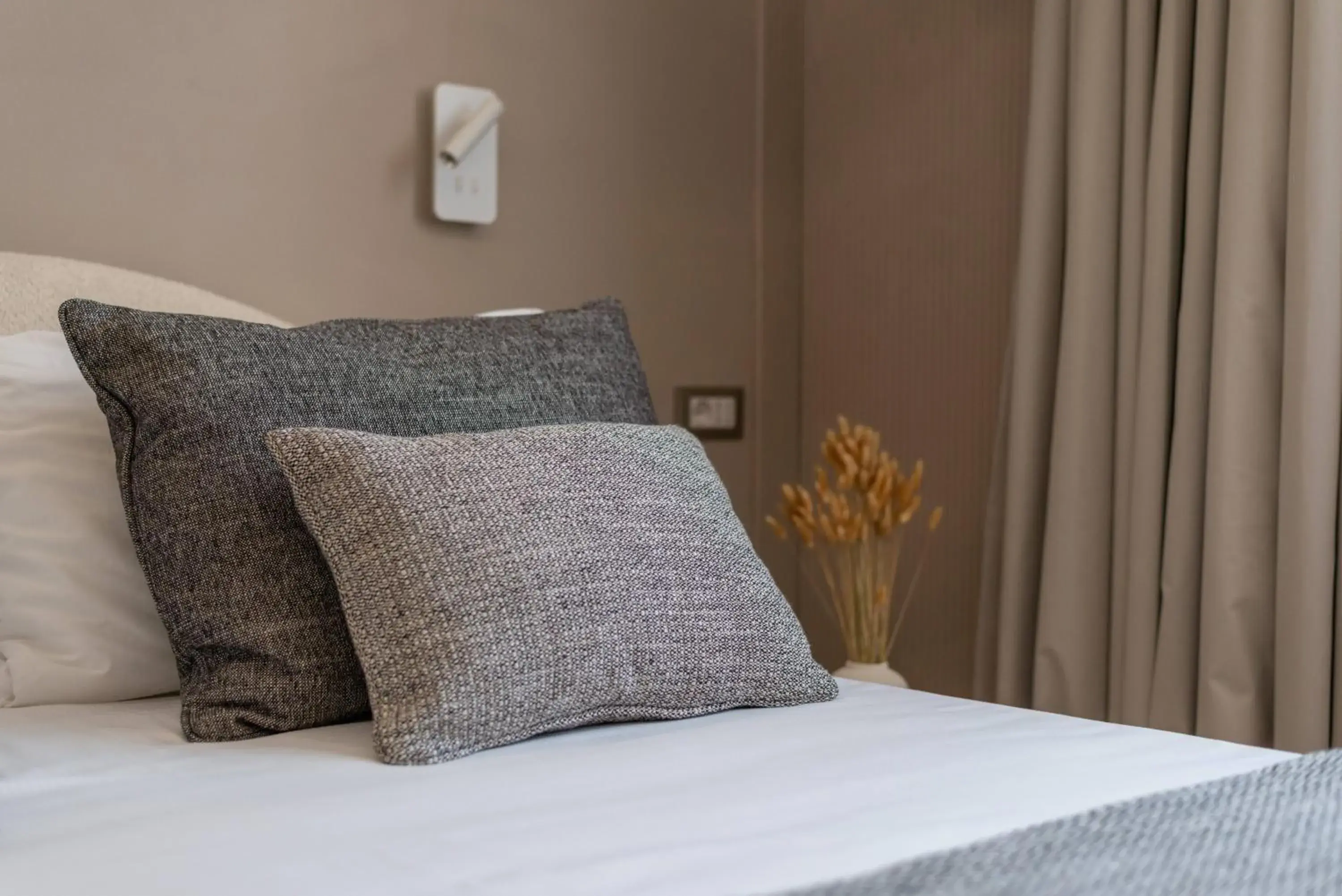 Bed in Duomo Collection Bed in Duomo Collection