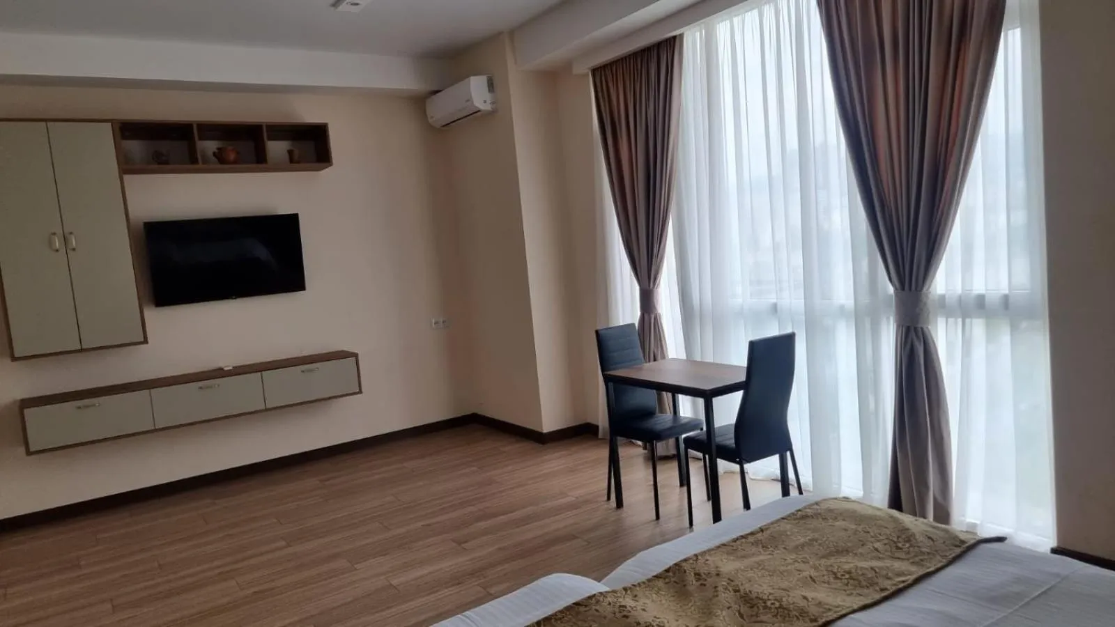 Bed in Sky by the river