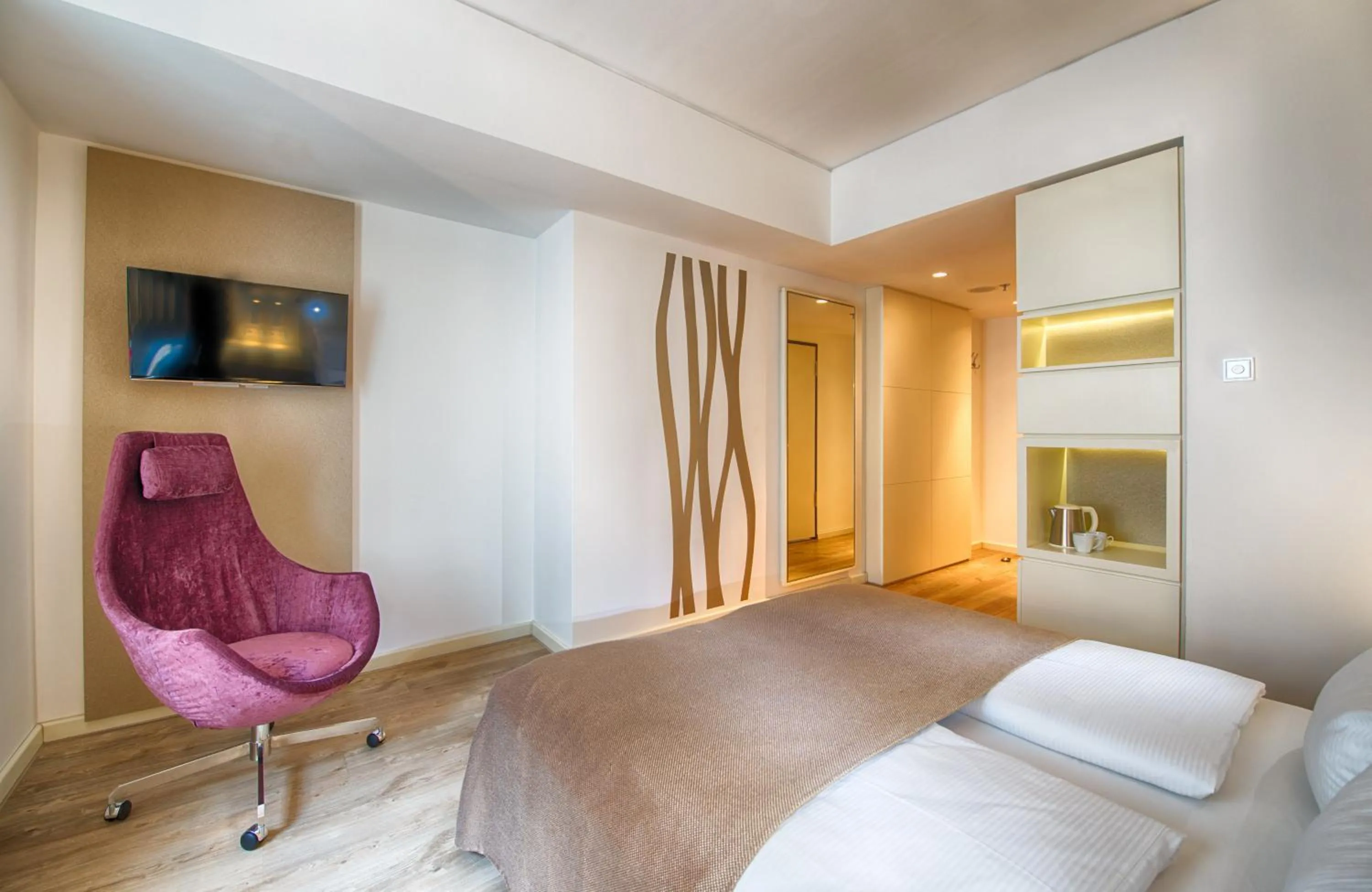 Bedroom, Bed in Leonardo Hotel Berlin Mitte