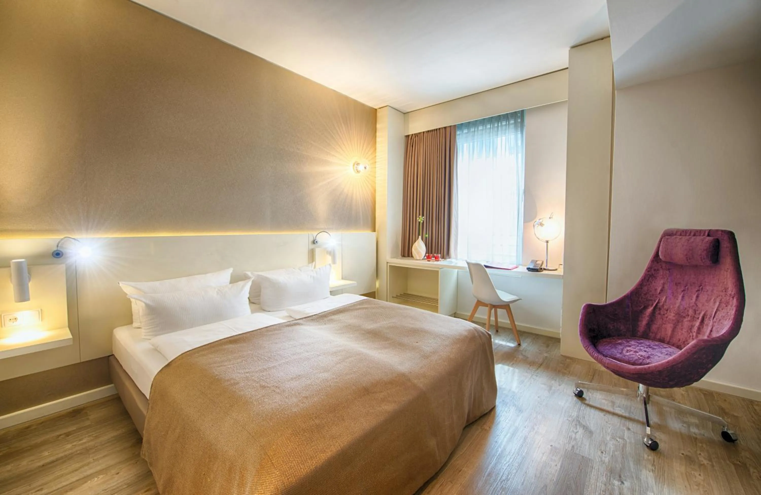 Bedroom, Bed in Leonardo Hotel Berlin Mitte