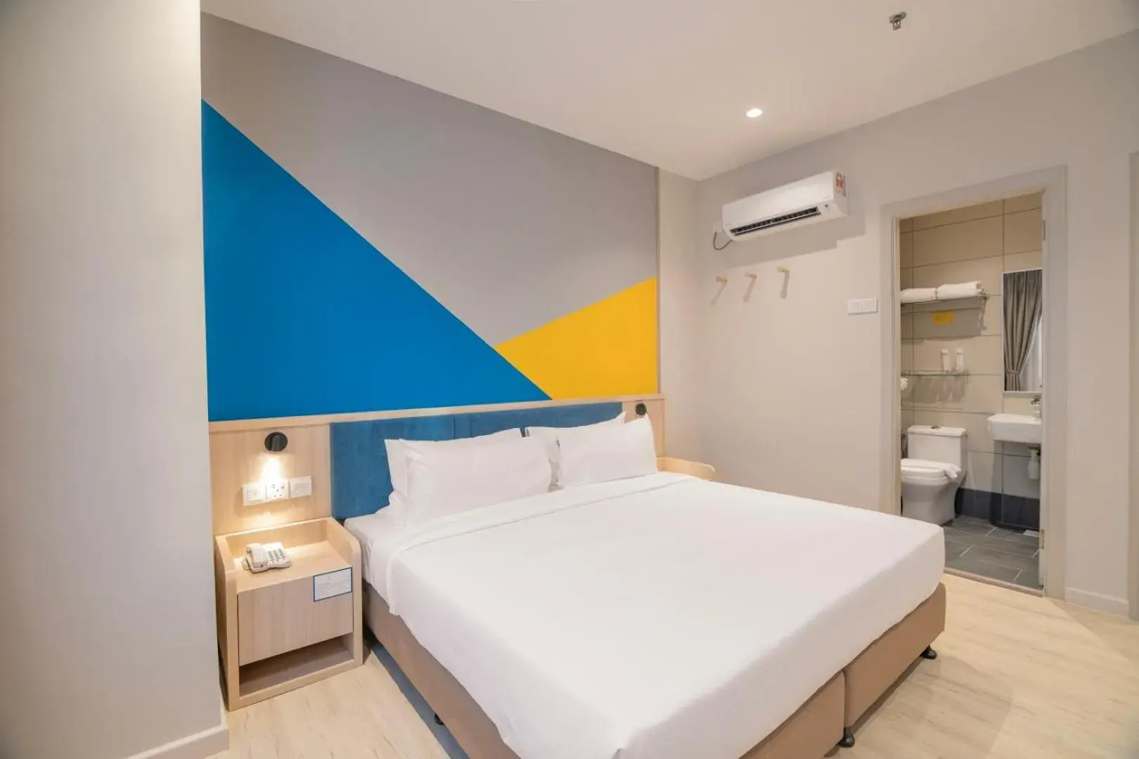 Bedroom, Bed in Fives Hotel Meldrum Bedroom, Bed in Fives Hotel Meldrum