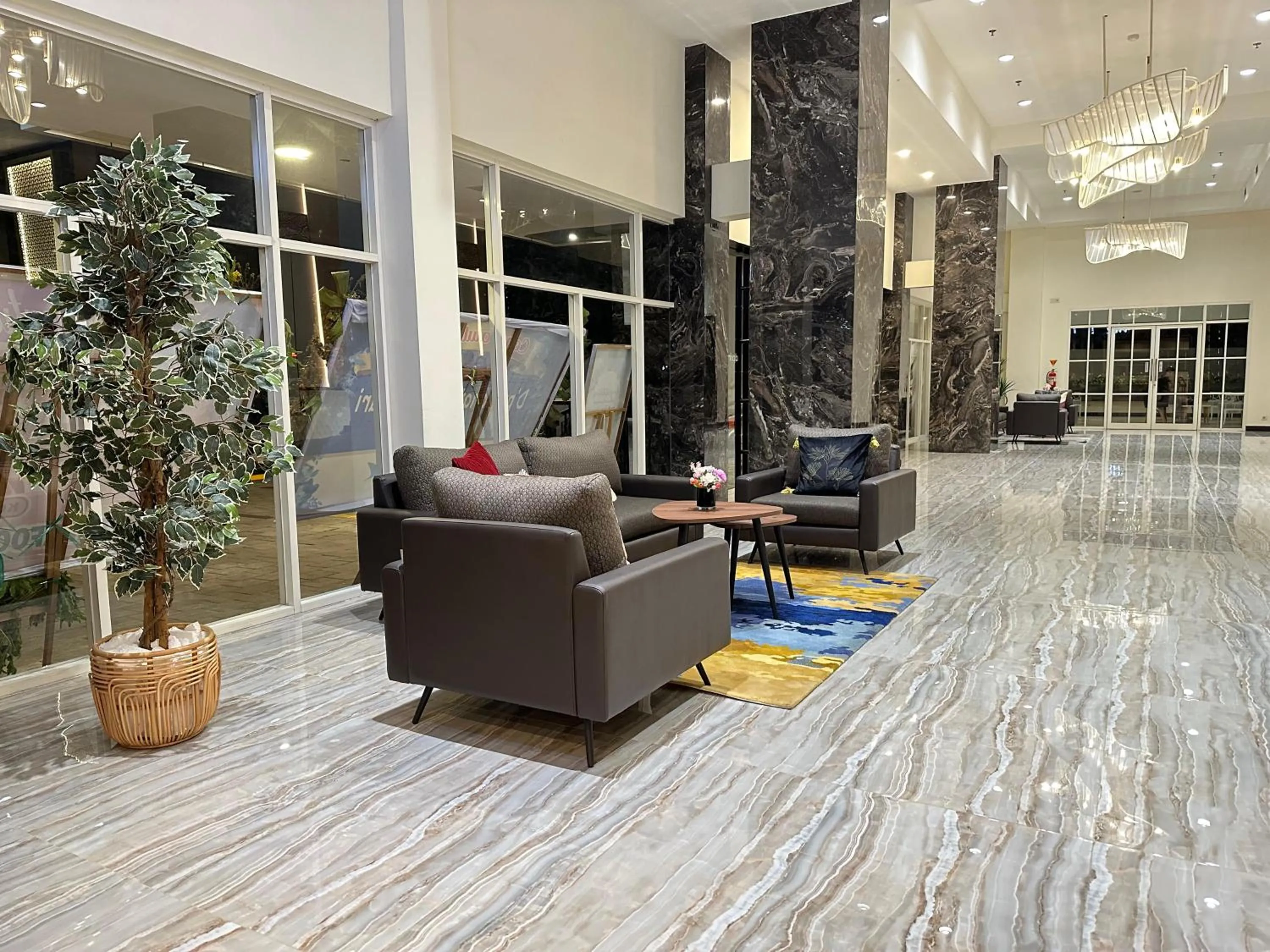 Lobby or reception in d'primahotel Jemursari Surabaya