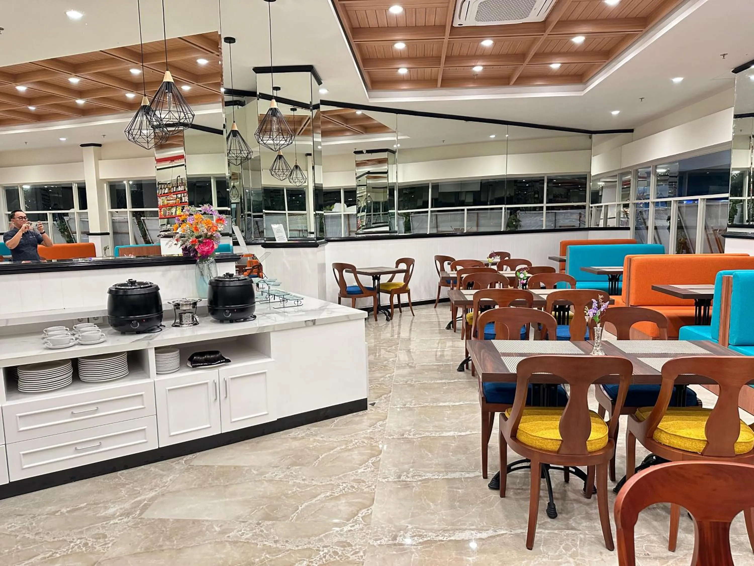 Restaurant/places to eat in d'primahotel Jemursari Surabaya