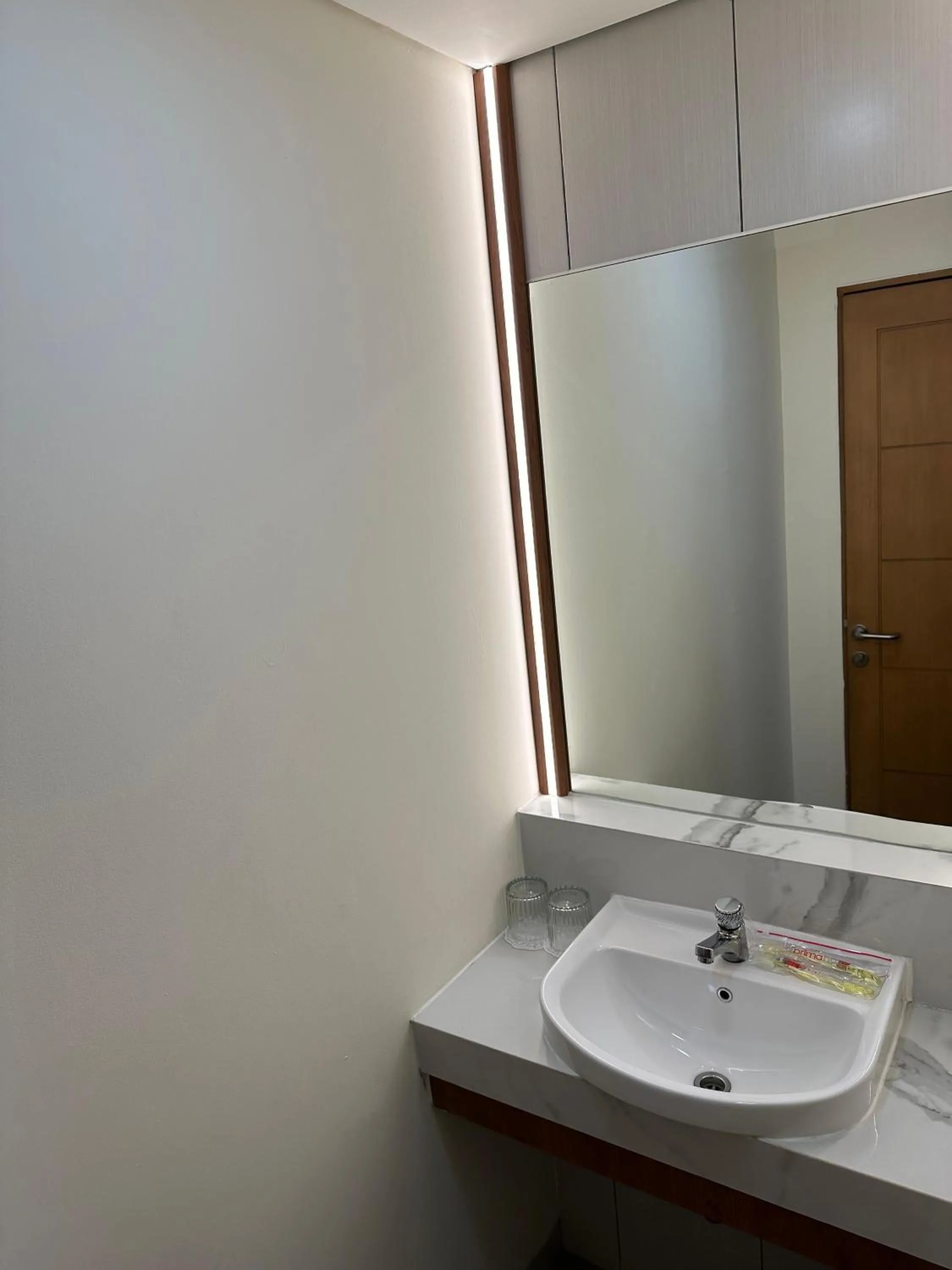 Bathroom in d'primahotel Jemursari Surabaya