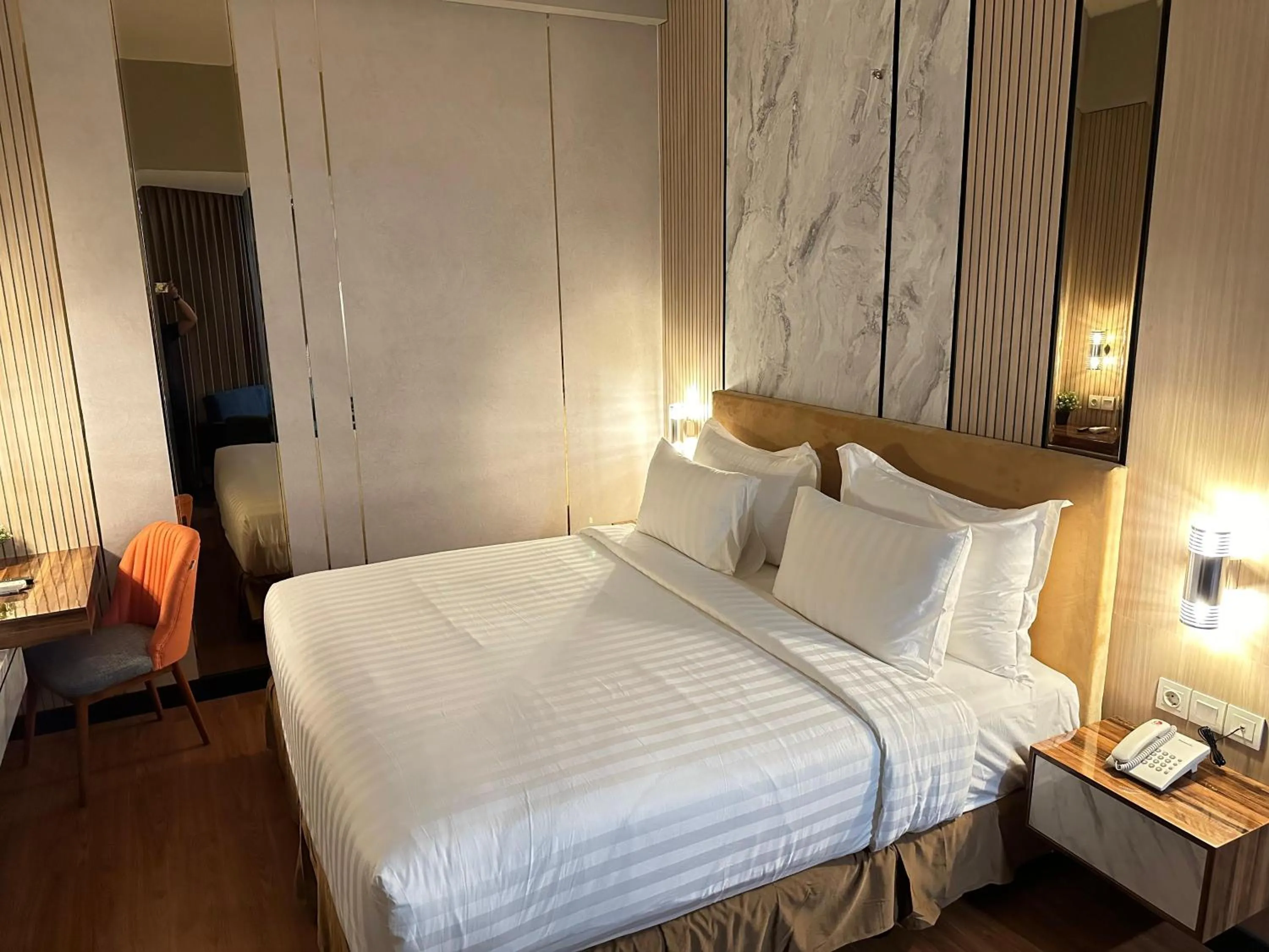 Bedroom, Bed in d'primahotel Jemursari Surabaya