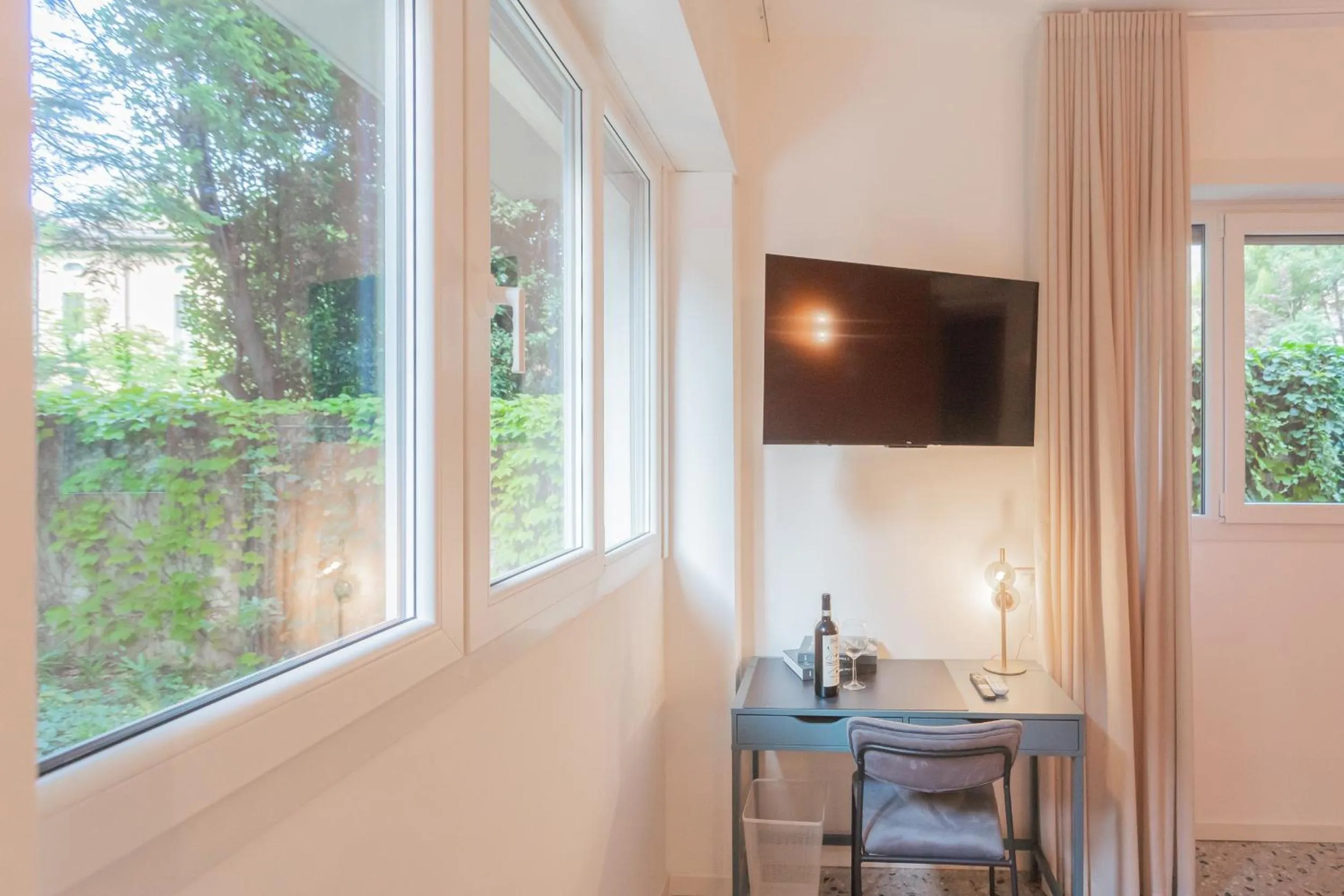 TV and multimedia in Marcello's Como Lake