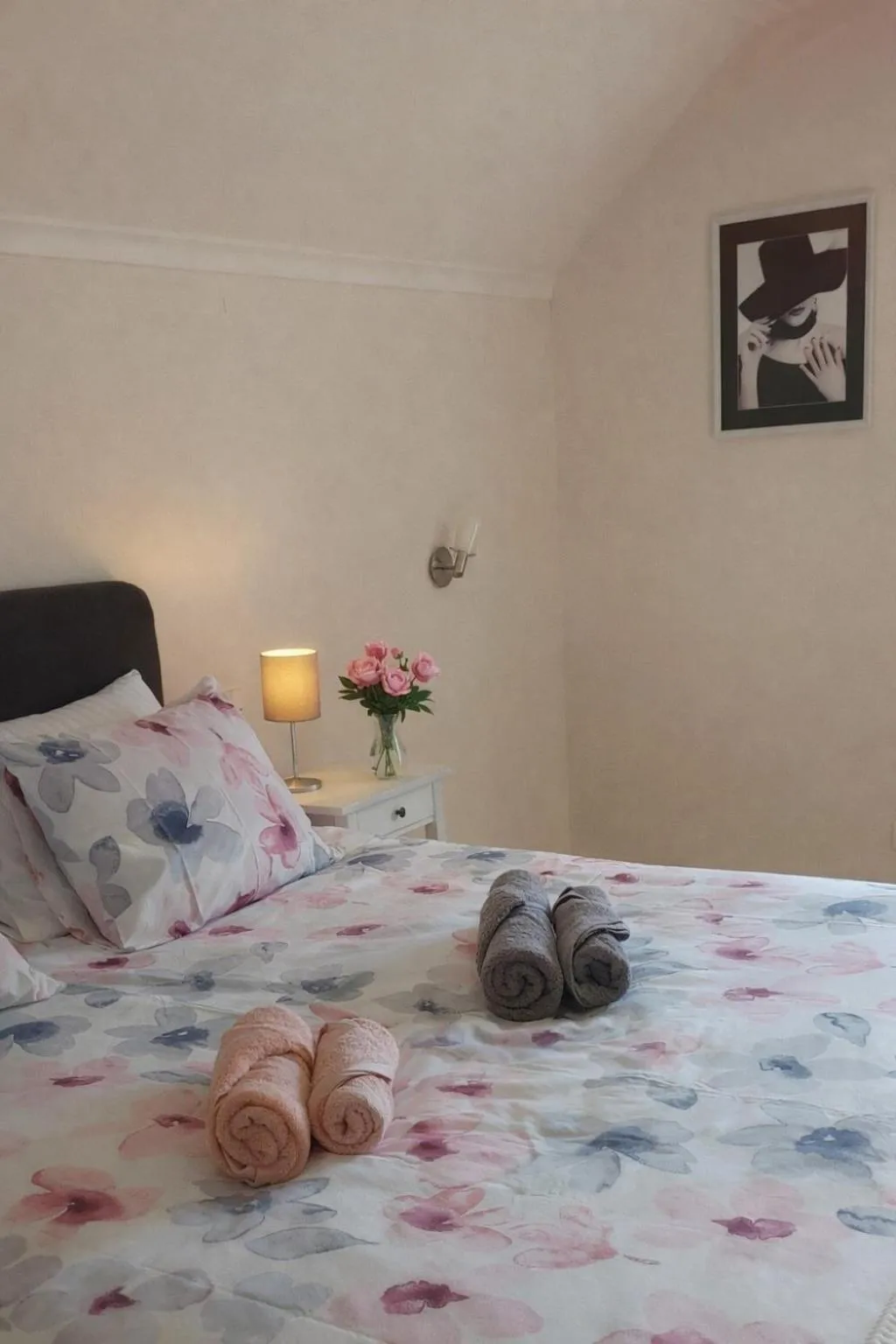 Photo of the whole room, Bed in Gite L'Écureuil Namur Wépion