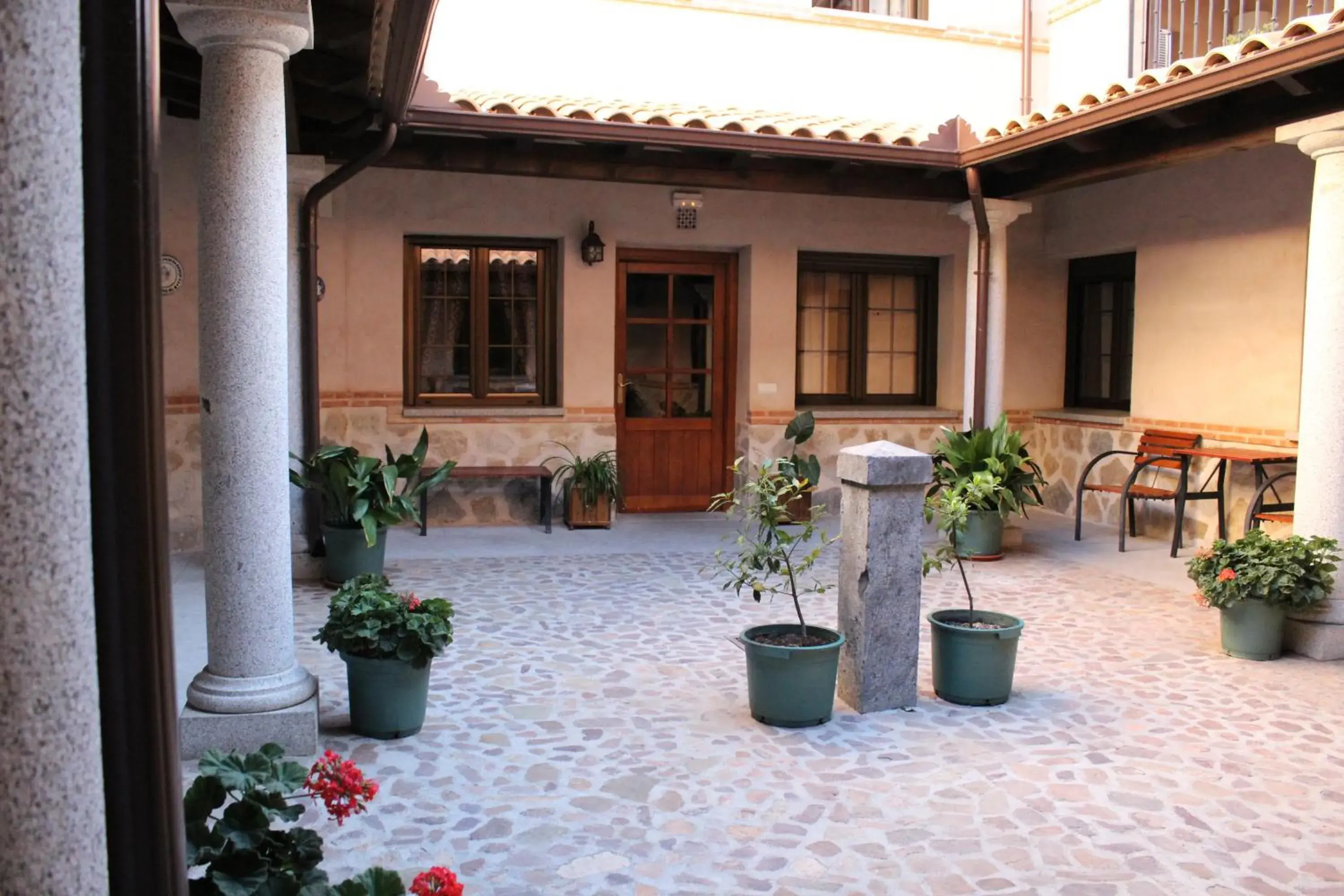 Eight-Bedroom House in Los Laureles 2 Eight-Bedroom House in Los Laureles 2