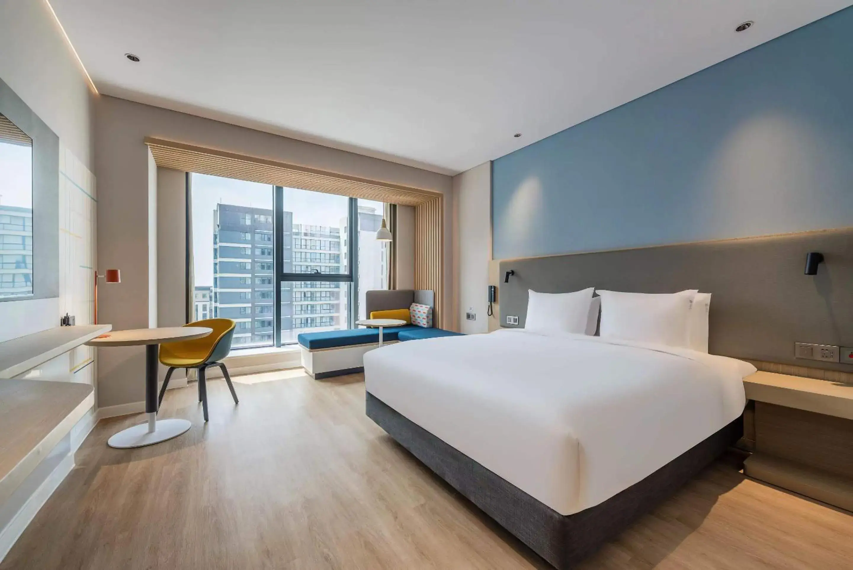 Bed in Holiday Inn Express Zhoukou Dancheng by IHG Bed in Holiday Inn Express Zhoukou Dancheng by IHG