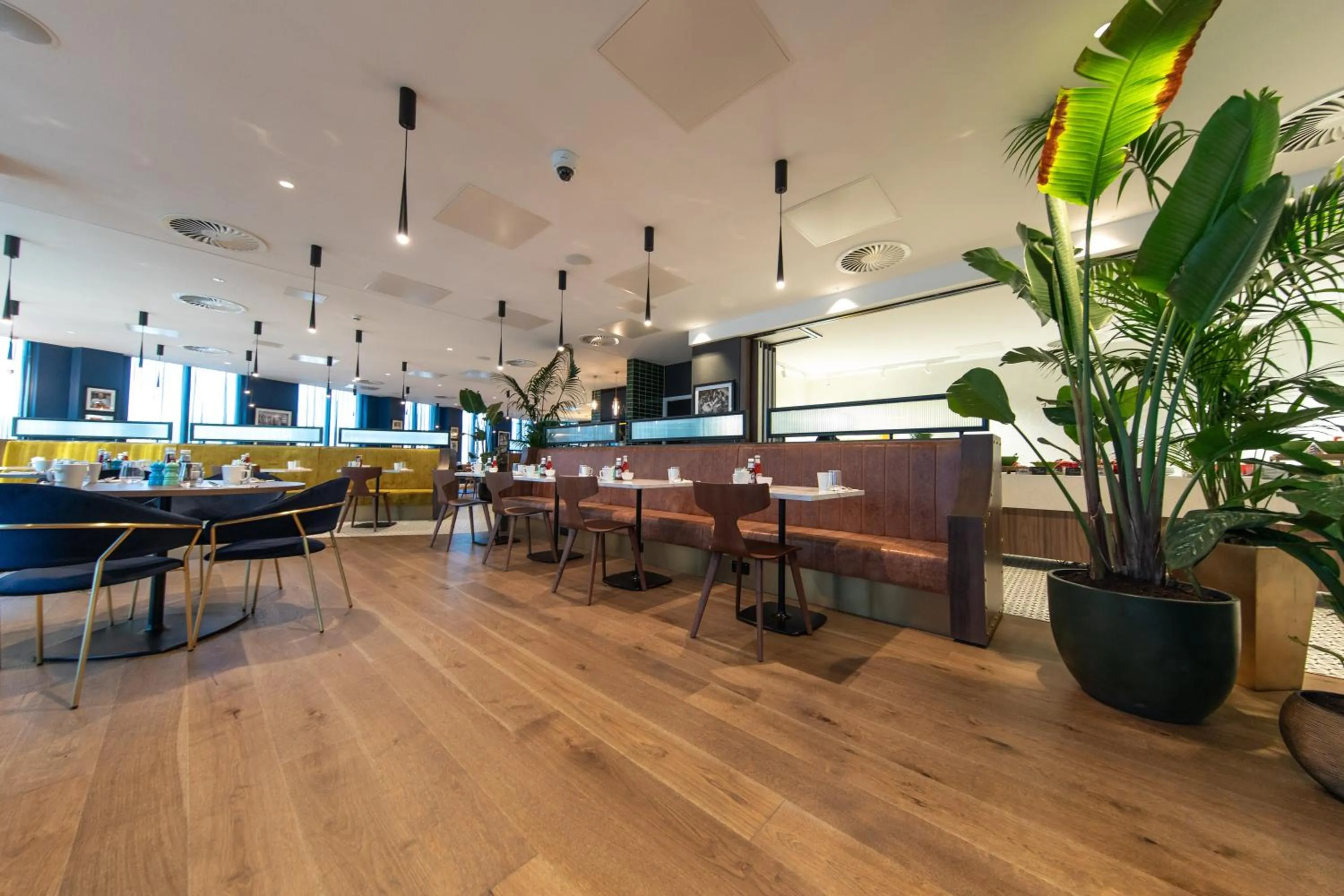 Restaurant/places to eat in Holiday Inn Blackpool by IHG