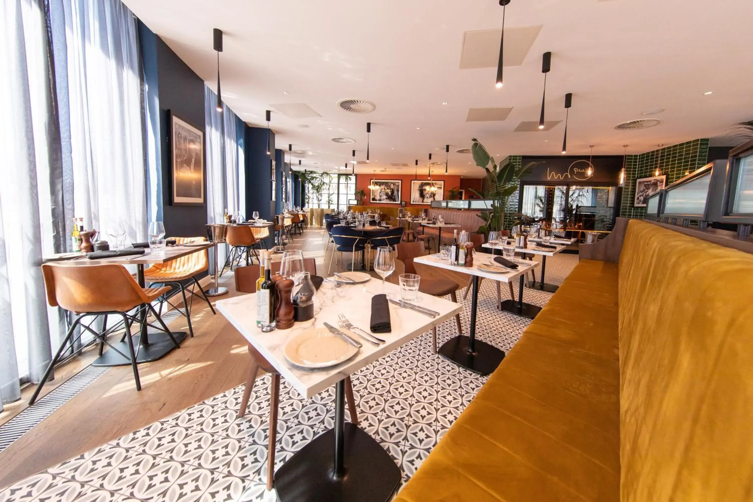 Restaurant/places to eat in Holiday Inn Blackpool by IHG Restaurant/places to eat in Holiday Inn Blackpool by IHG