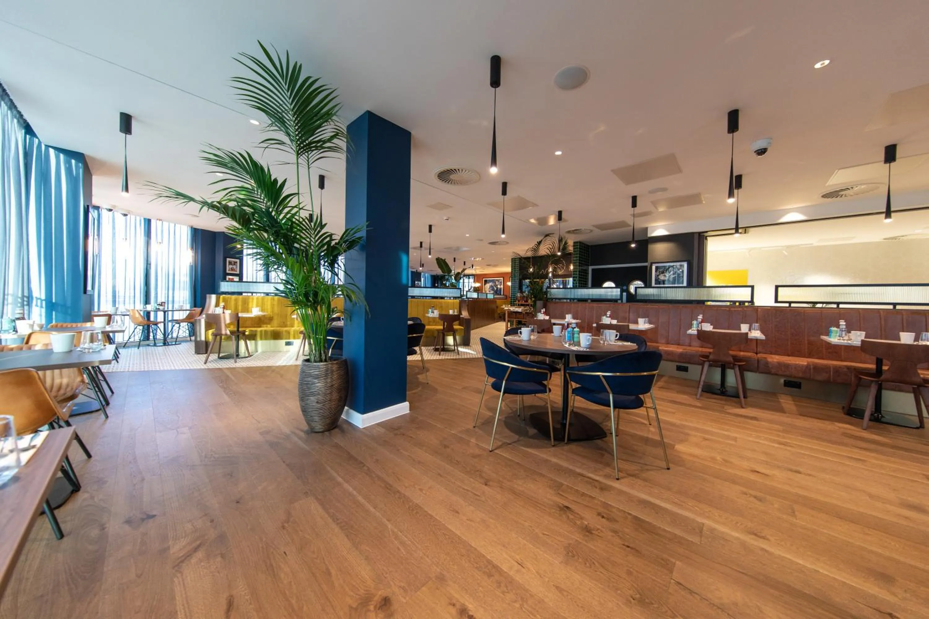 Restaurant/places to eat in Holiday Inn Blackpool by IHG