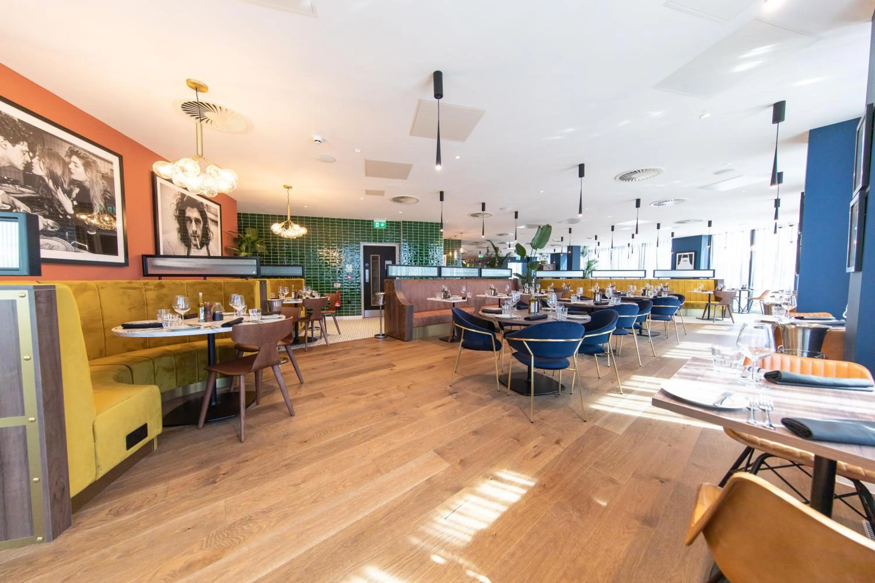 Lounge or bar in Holiday Inn Blackpool by IHG