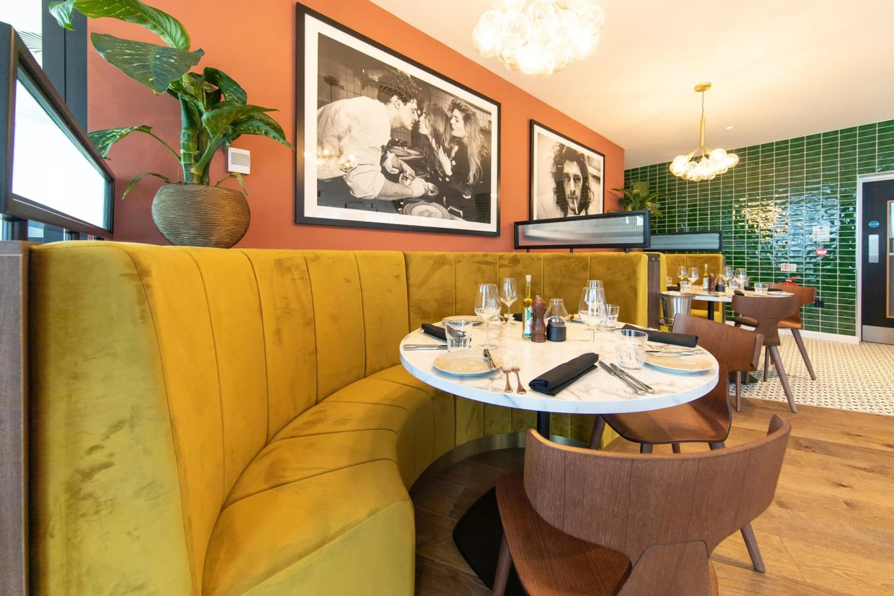 Restaurant/places to eat in Holiday Inn Blackpool by IHG