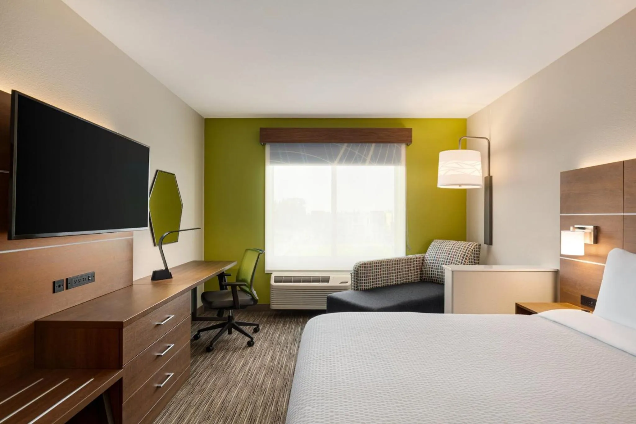 Photo of the whole room, Bed in Holiday Inn Express & Suites Hayward - Castro Valley by IHG