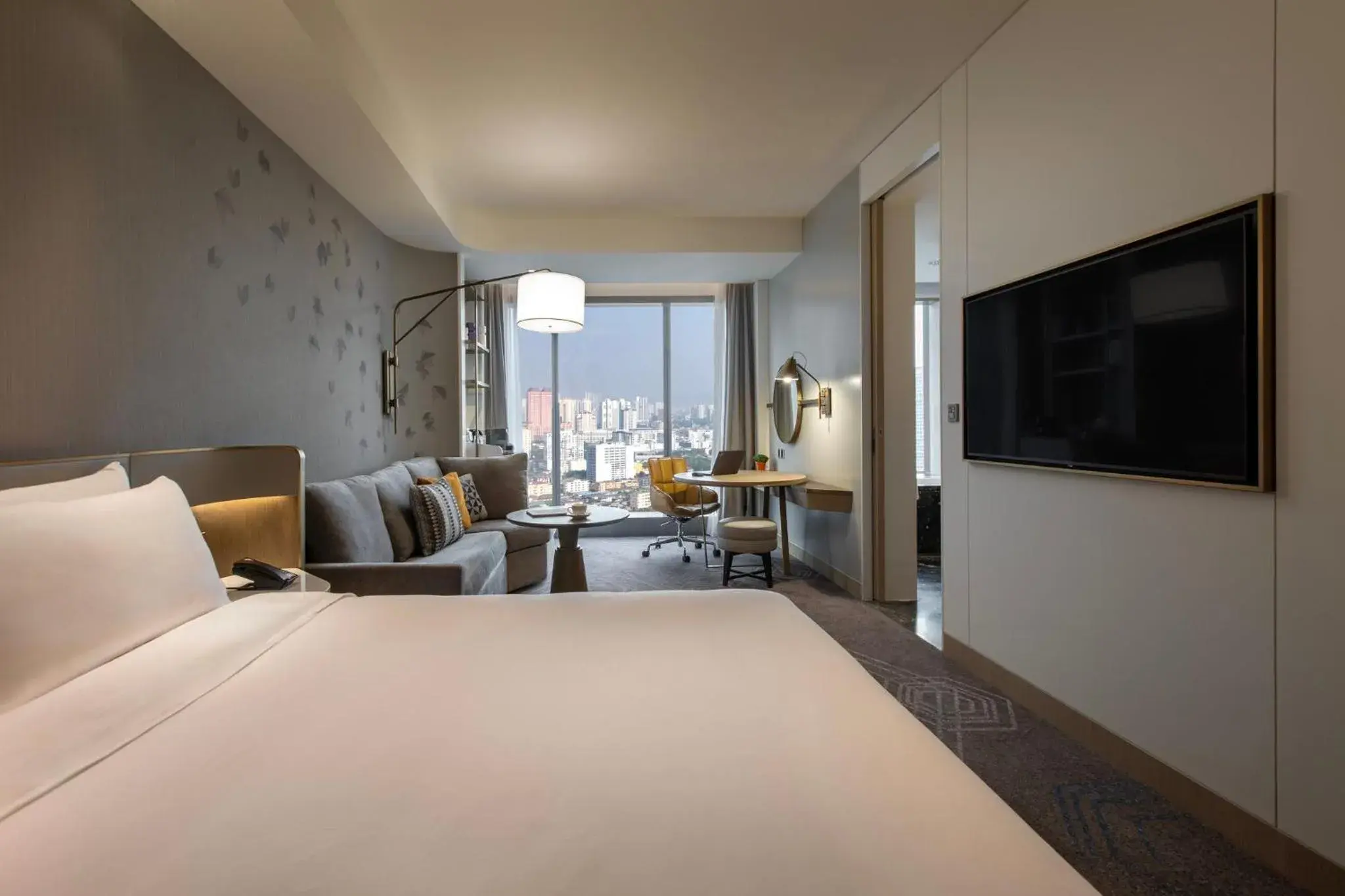 1 King Junior Suite in Crowne Plaza Kuala Lumpur City Centre by IHG 1 King Junior Suite in Crowne Plaza Kuala Lumpur City Centre by IHG