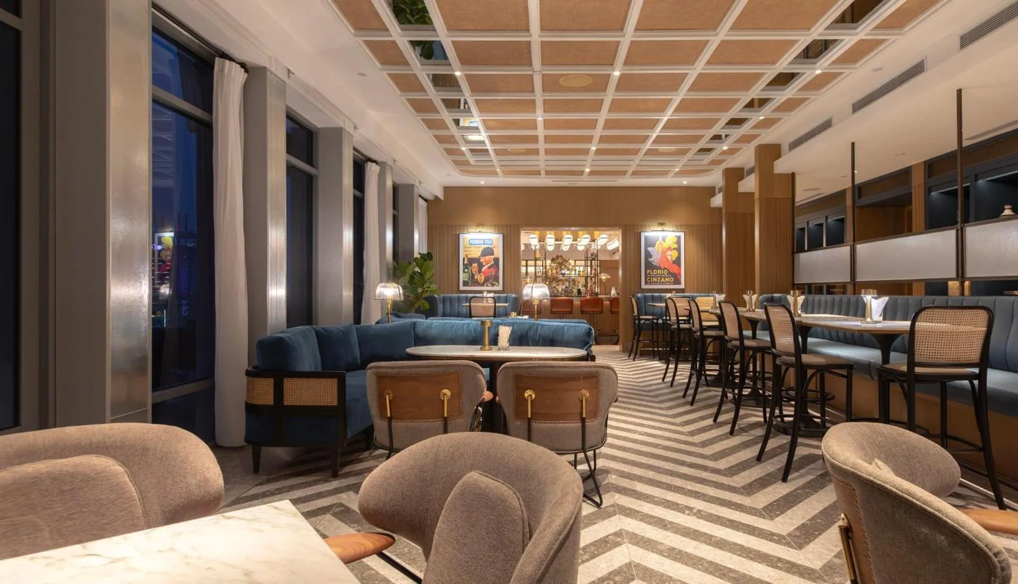 Lounge or bar in Crowne Plaza Kuala Lumpur City Centre by IHG