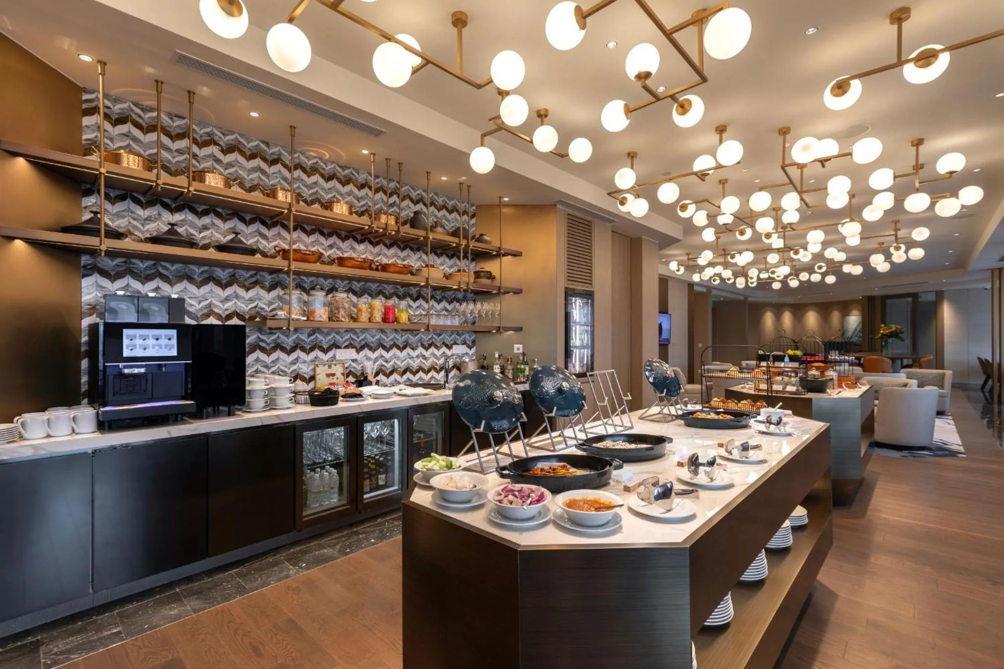 Lounge or bar in Crowne Plaza Kuala Lumpur City Centre by IHG