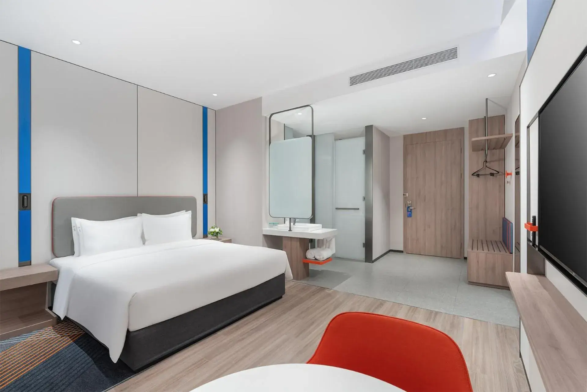 1 King Standard Extra Floor Space City View in Holiday Inn Express Yinchuan Yuehai 1 King Standard Extra Floor Space City View in Holiday Inn Express Yinchuan Yuehai