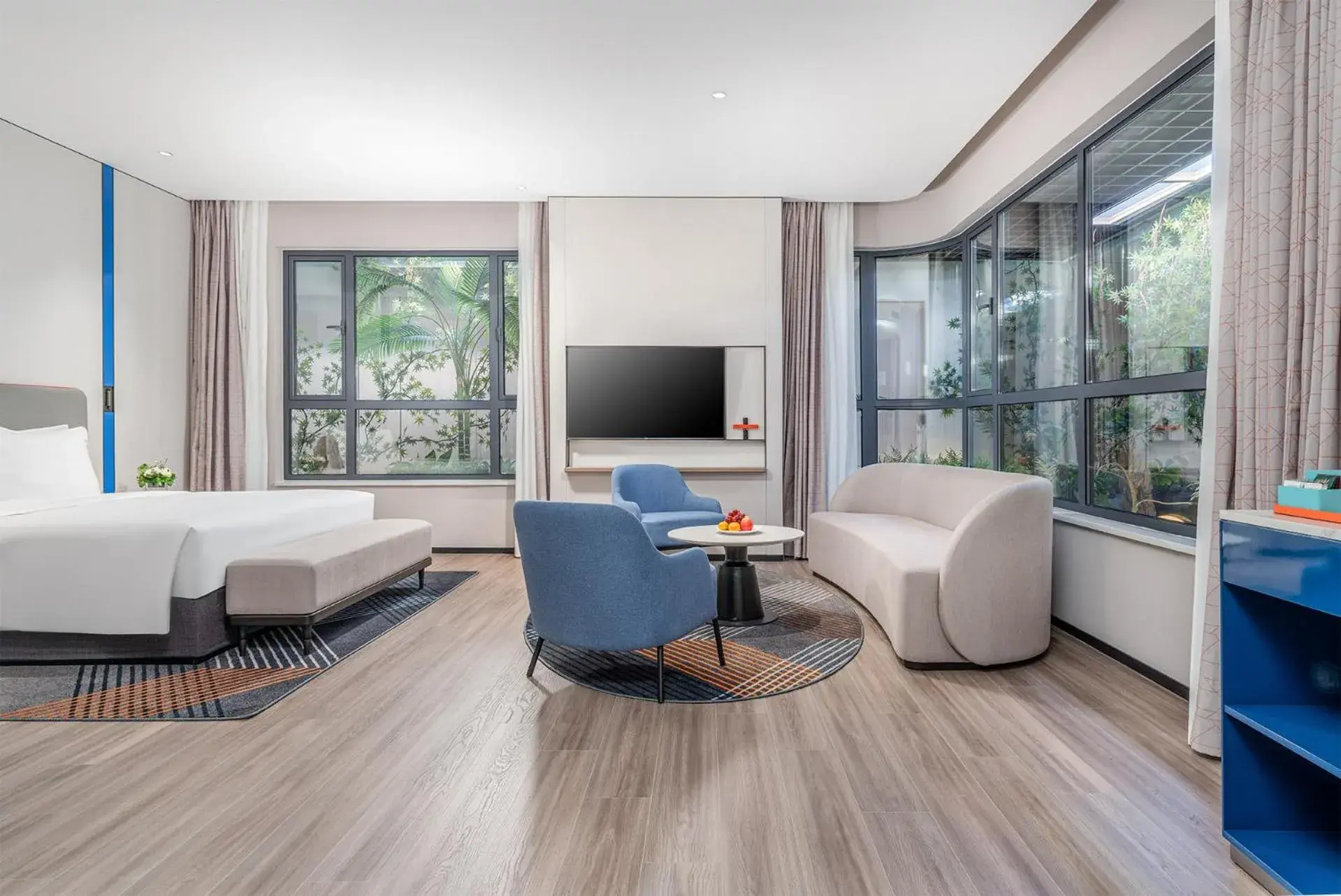 King Suite in Holiday Inn Express Yinchuan Yuehai King Suite in Holiday Inn Express Yinchuan Yuehai