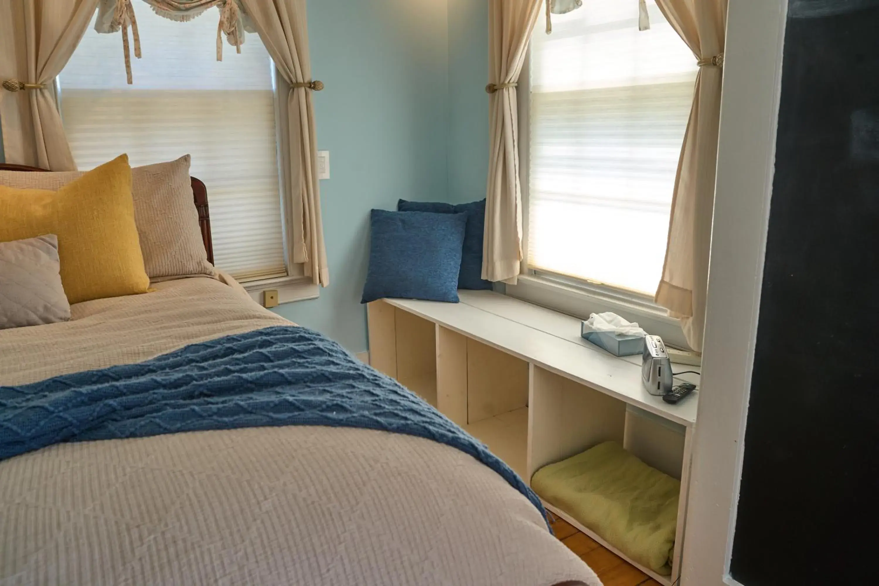 Bed in Scranton Seahorse Inn Bed in Scranton Seahorse Inn